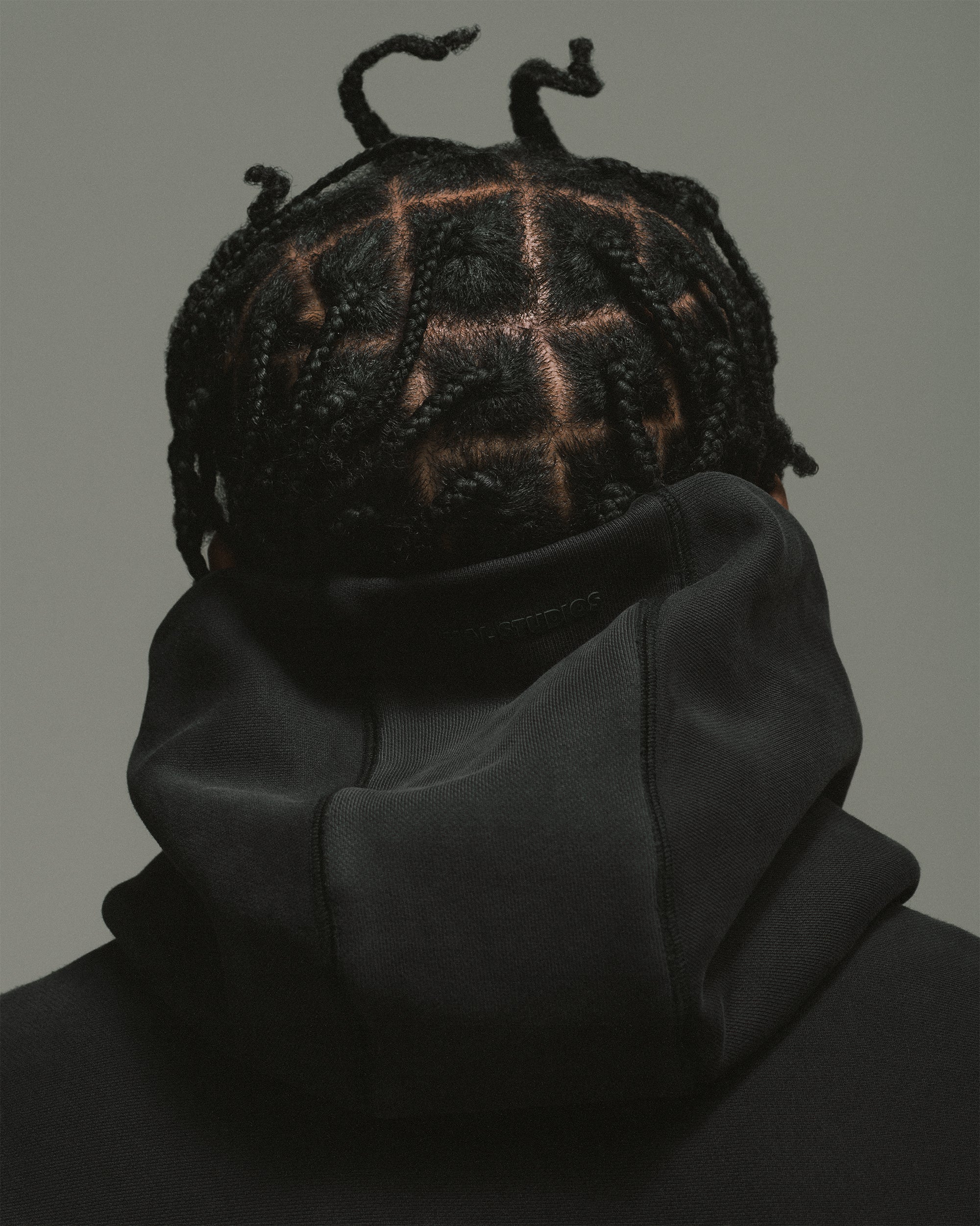 HAUS HOODED SWEATSHIRT - COFFEE