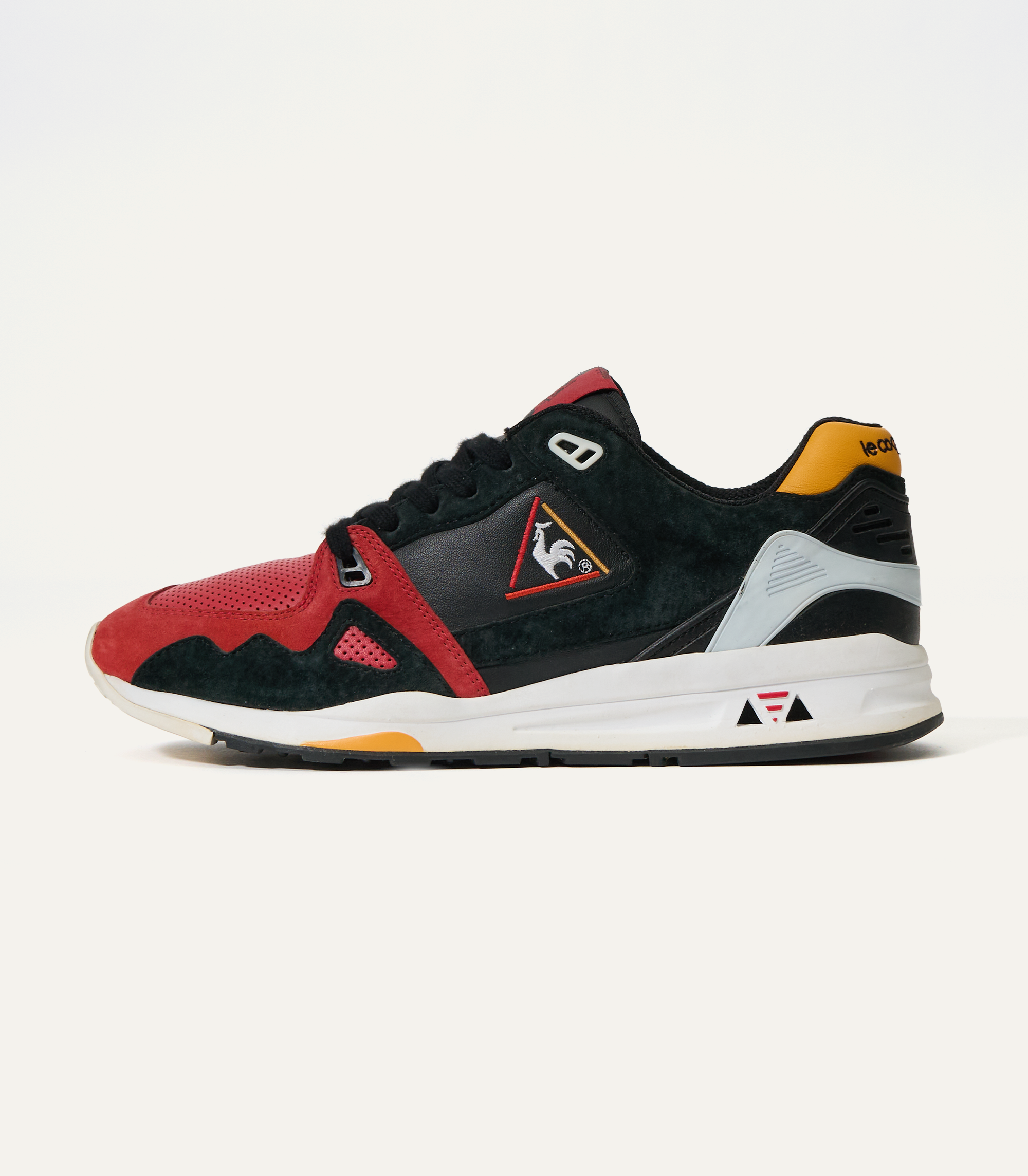 Le Coq Sportif R1000 - Black Swan