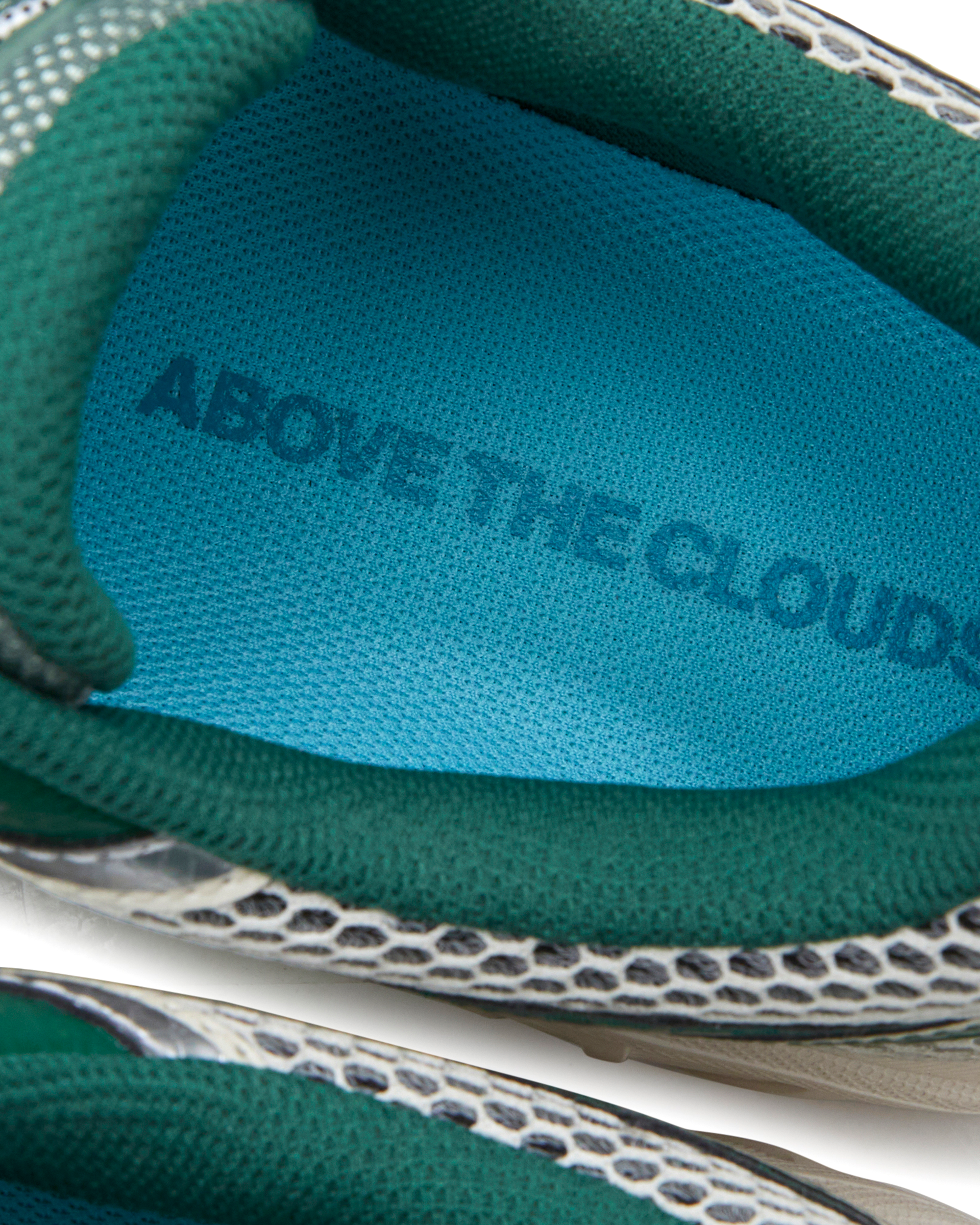 Above The Clouds GT-2160 -  Cream / Shamrock Green