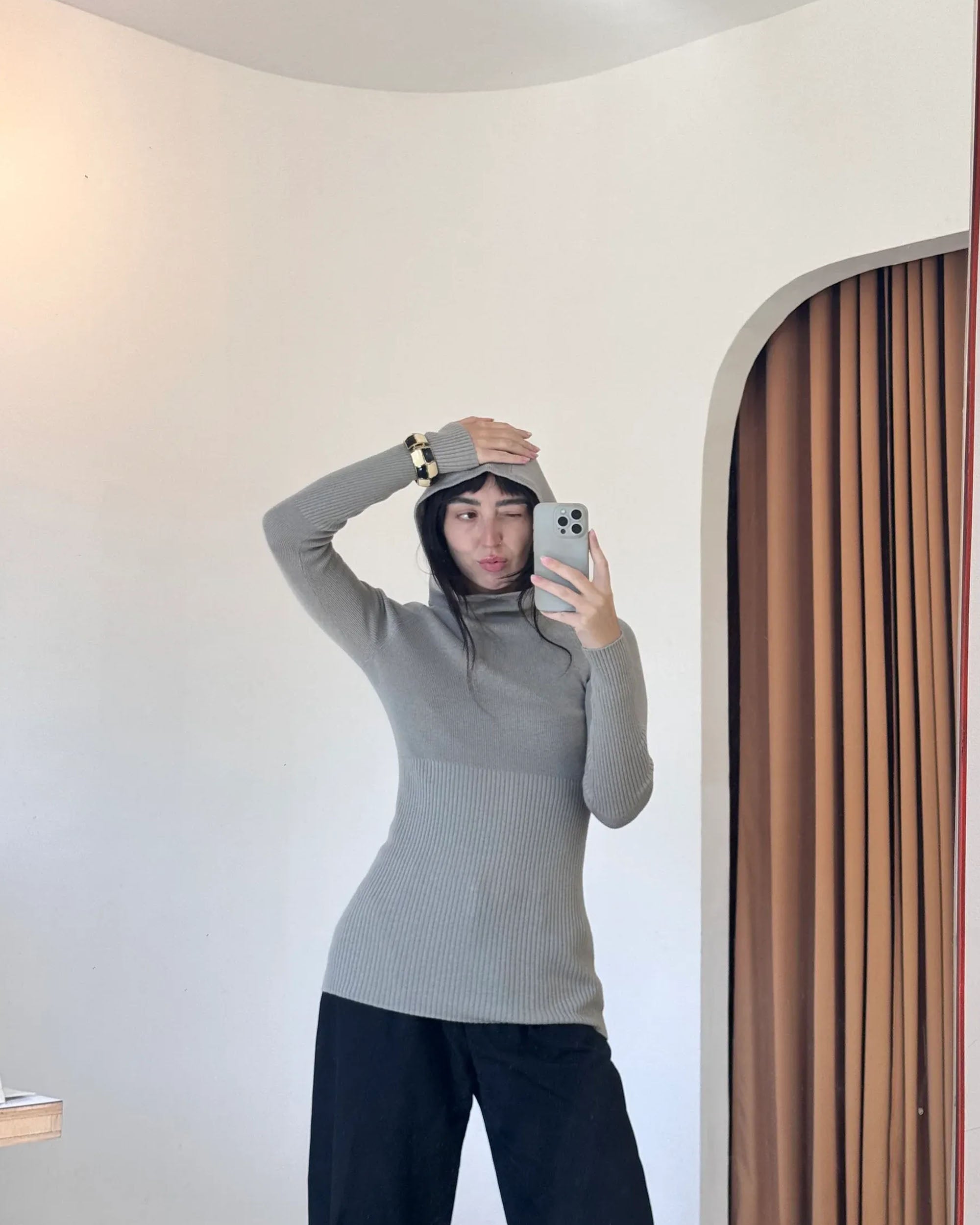 Hooded Skivvy - Plaster