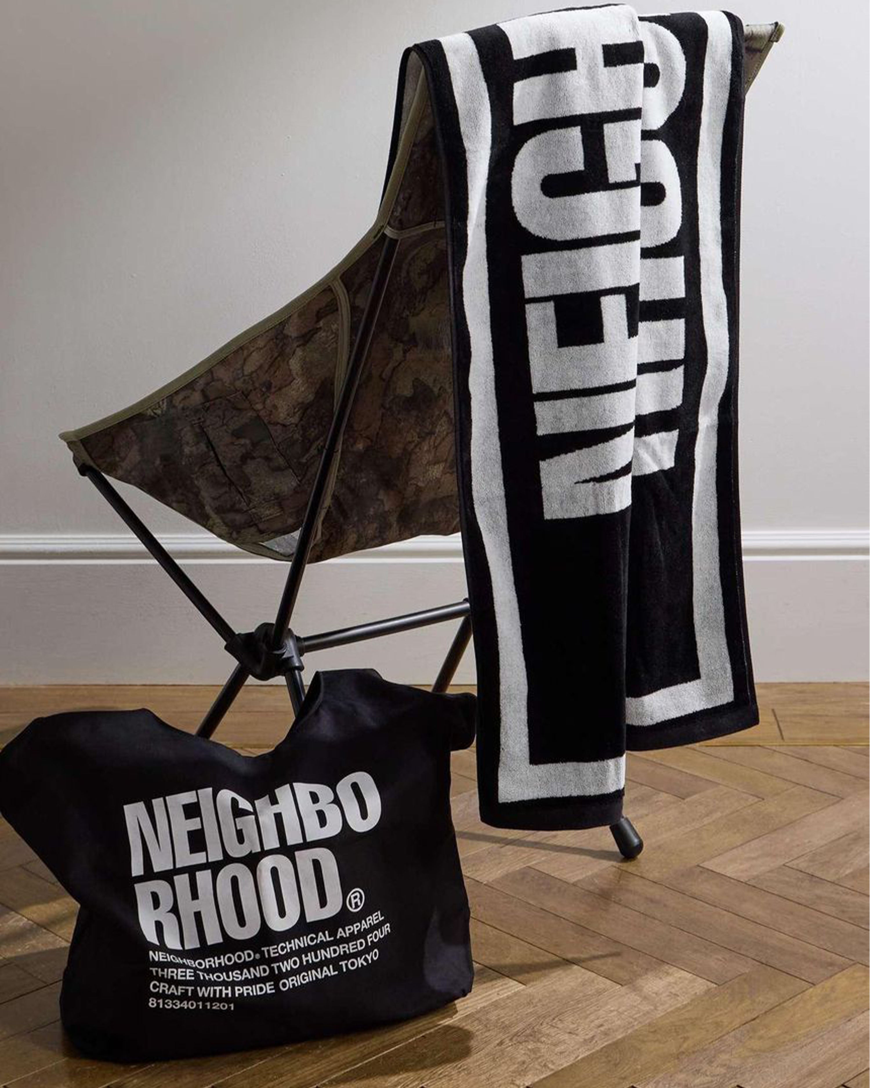 Logo Bath Towel - Black