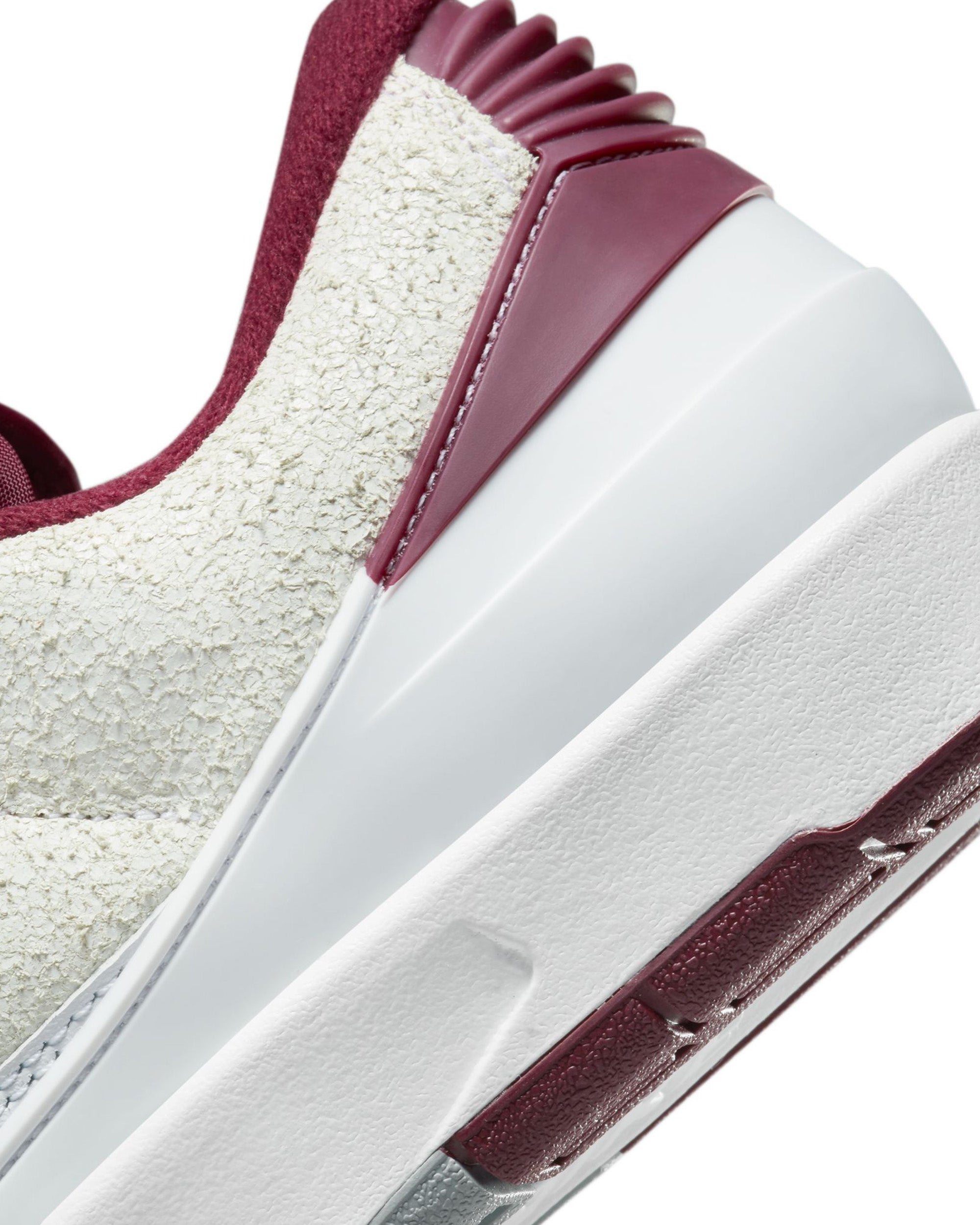 Air Jordan 2 Retro Low - White / Cherrywood Red