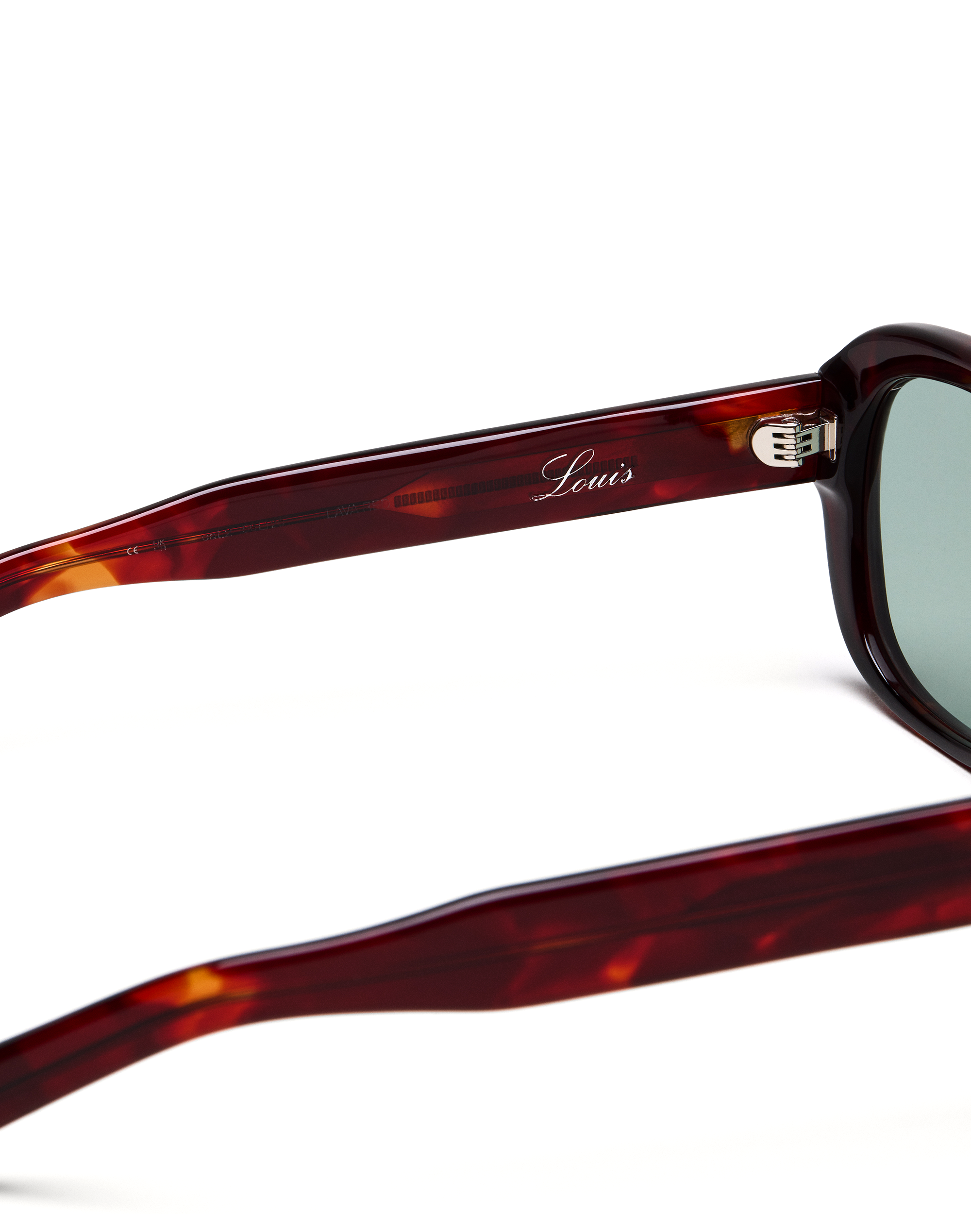 Louis - Red Tortoise