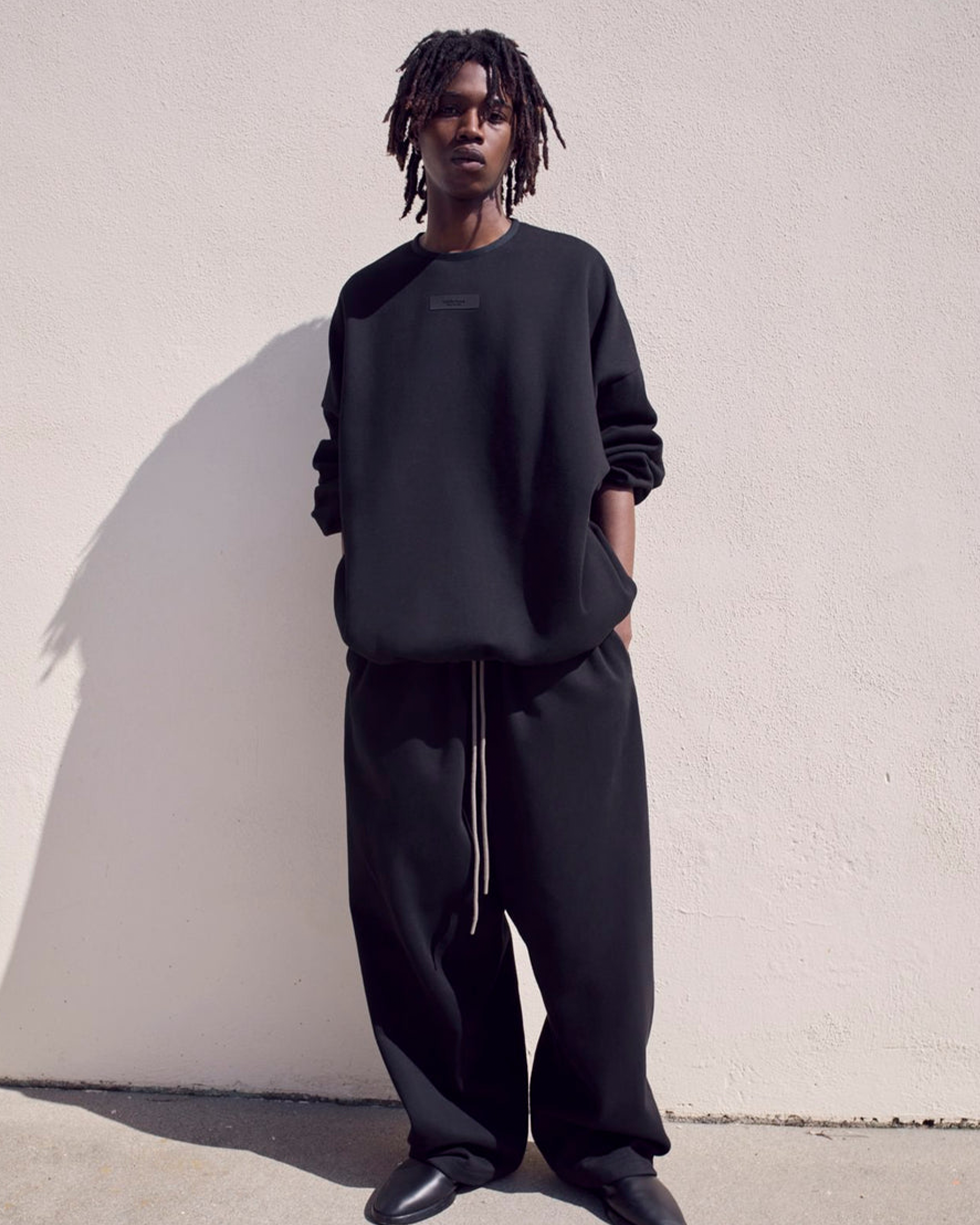 Essentials Crewneck - Black