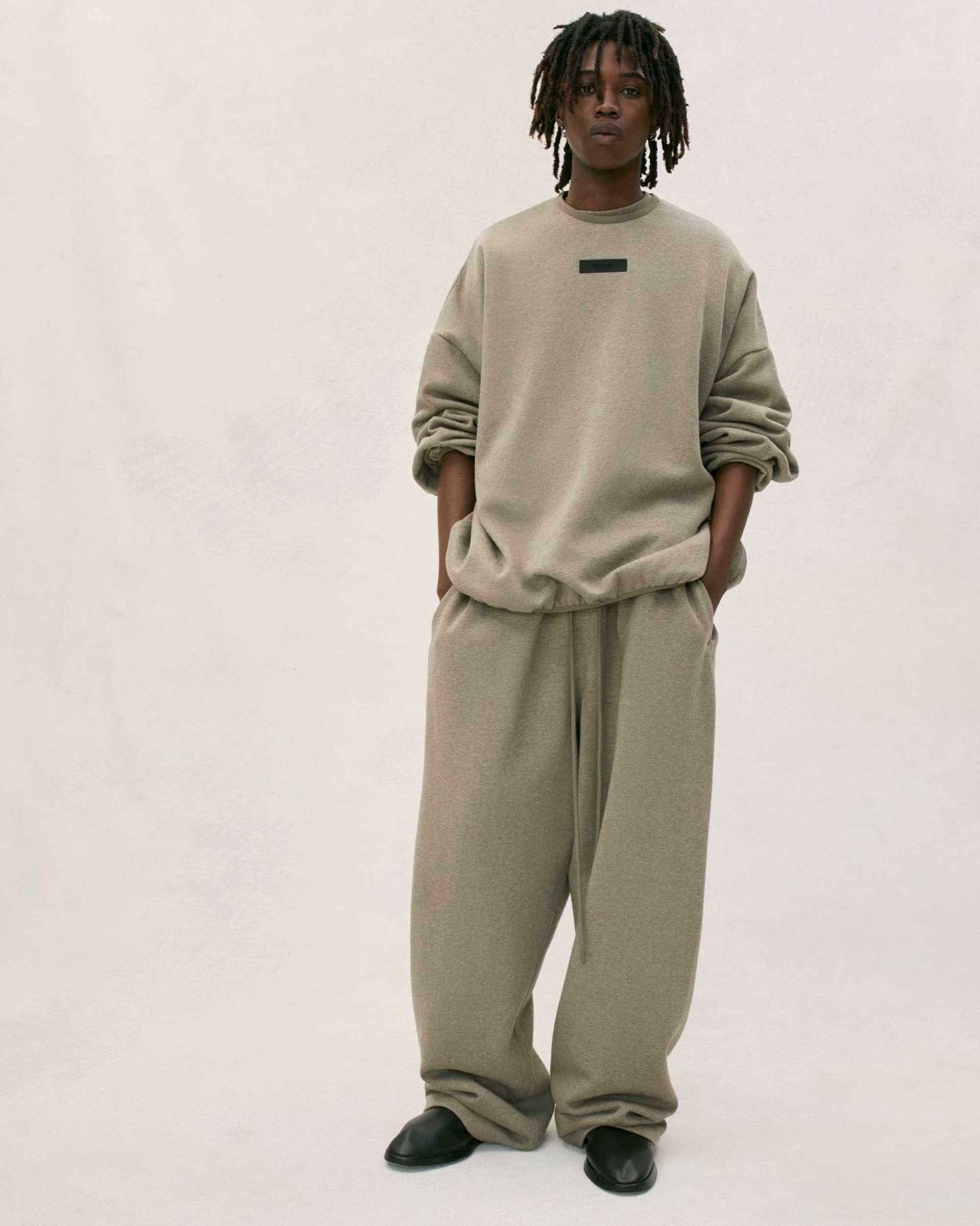 Essentials Crewneck - Black