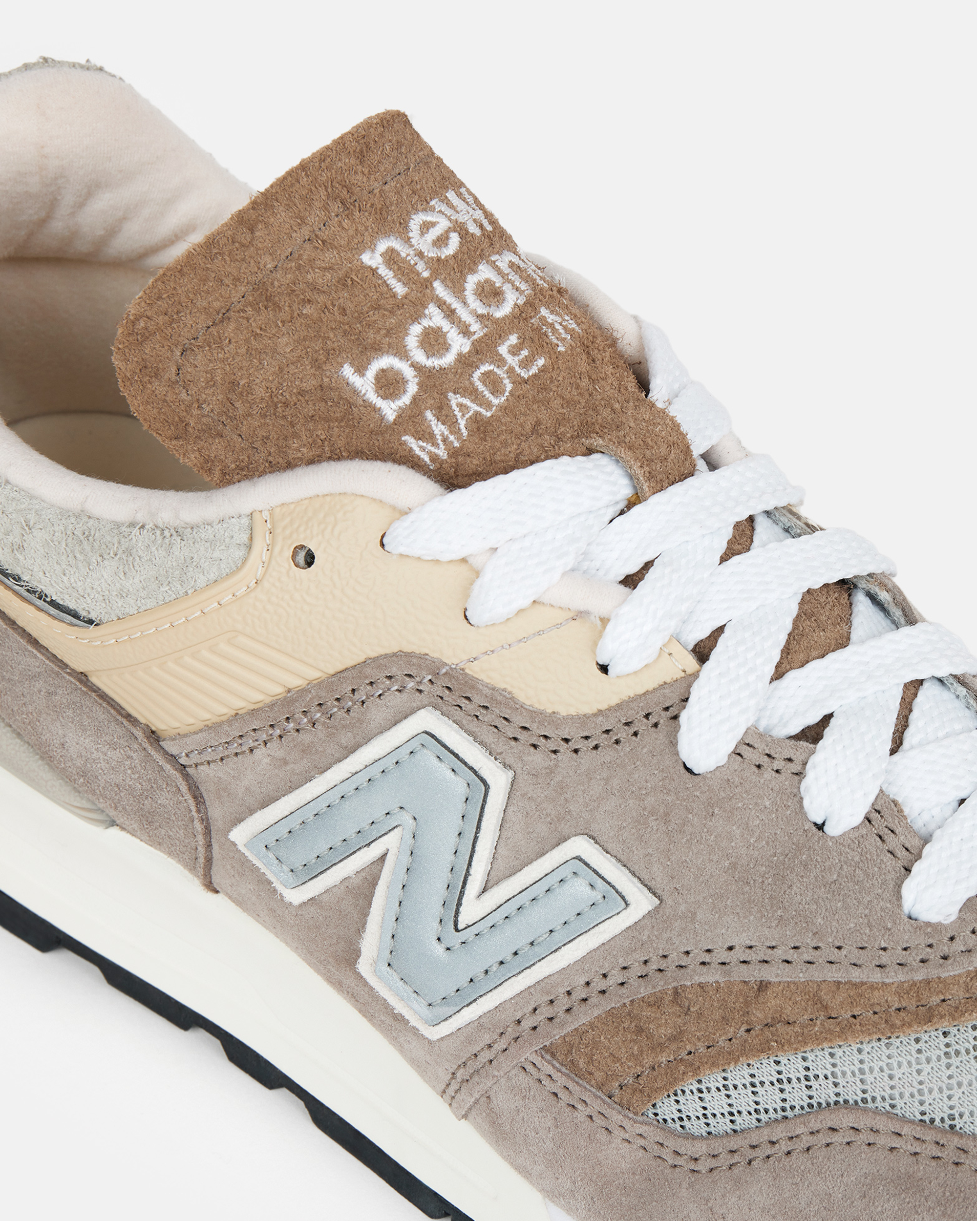 MADE in USA 997 - Light Mushroom / Mirage Grey