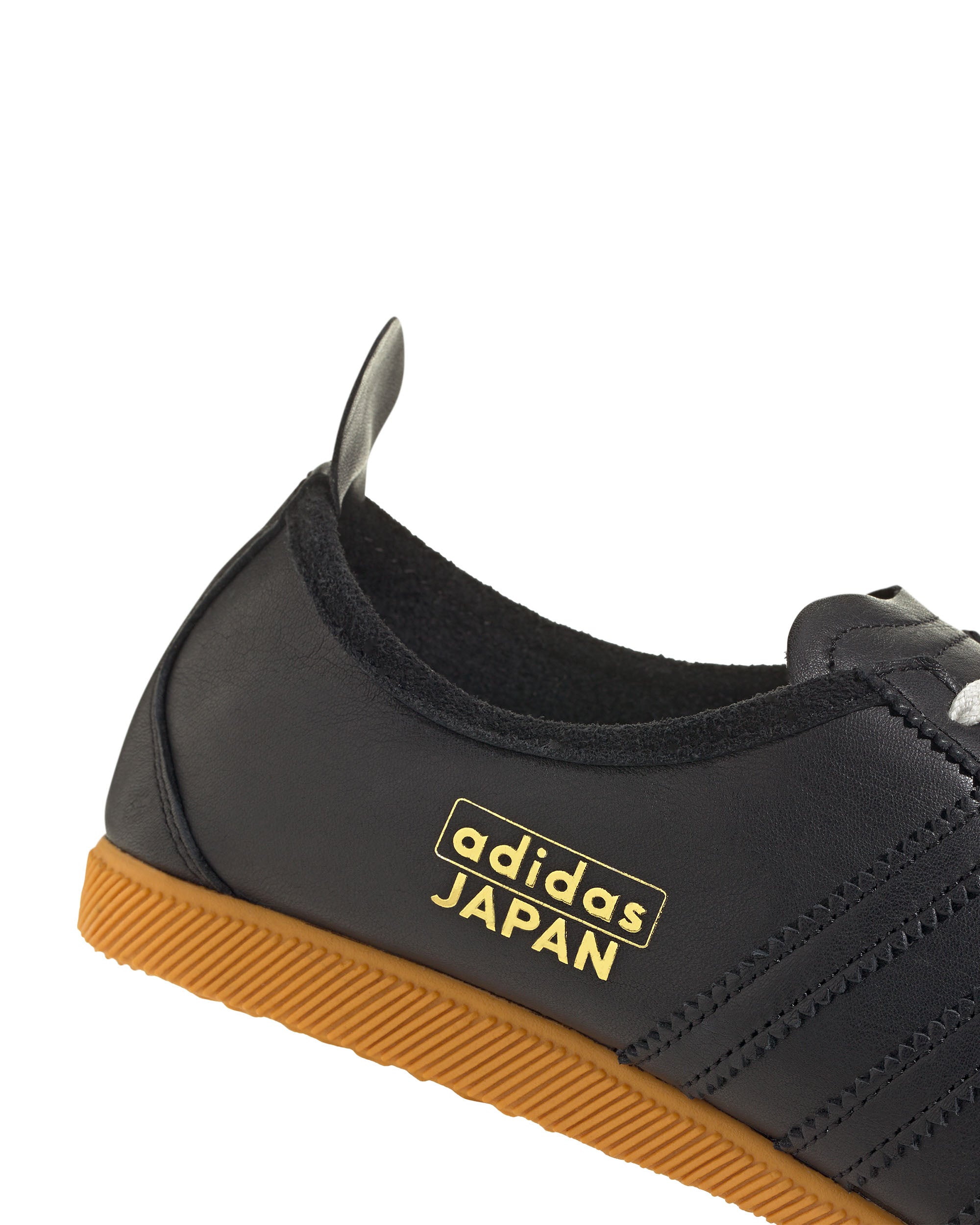 Japan - Black / Black / Gum
