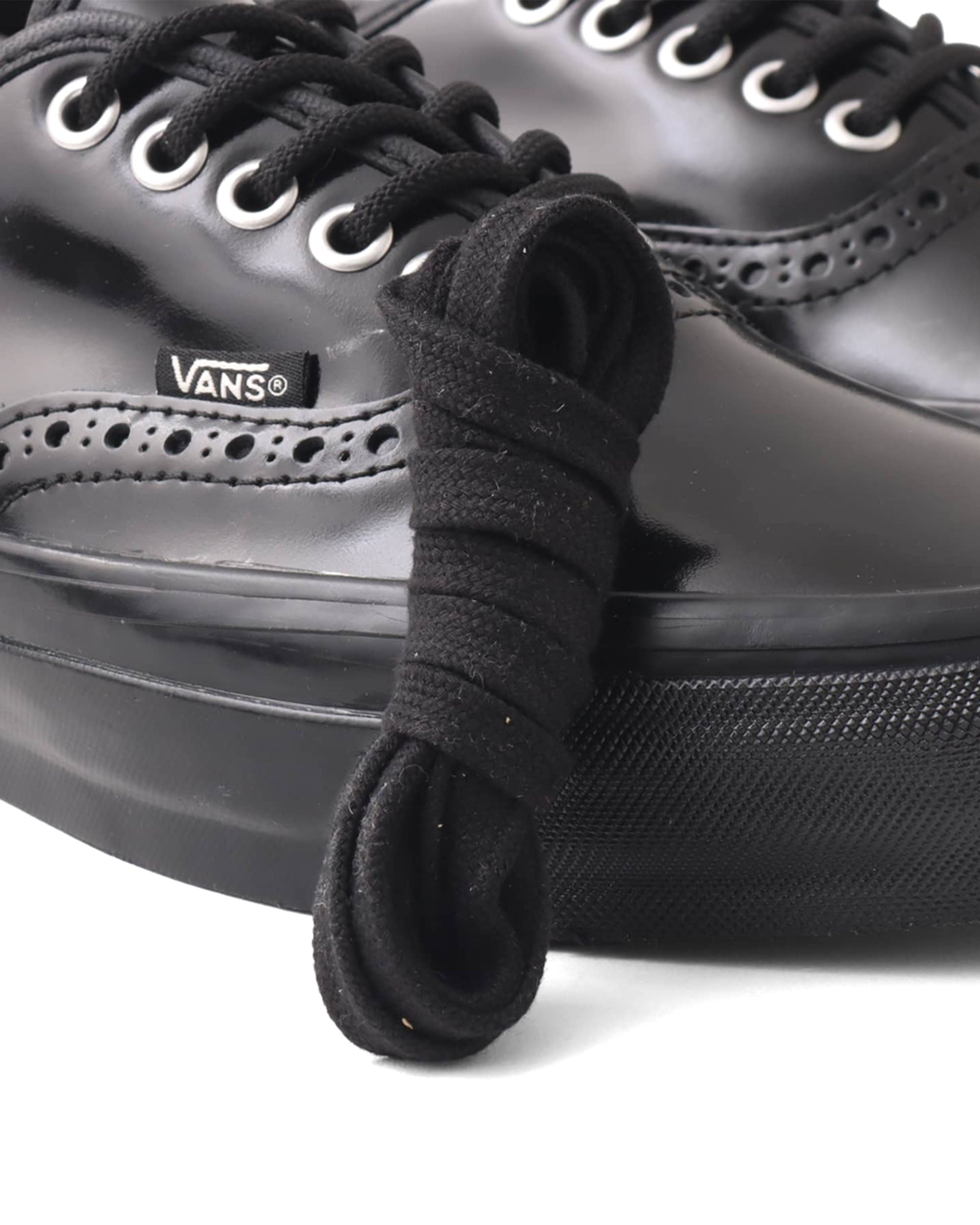 OTW Authentic 44 Siped Vibram Gloss Leather Brogue - Black / Black