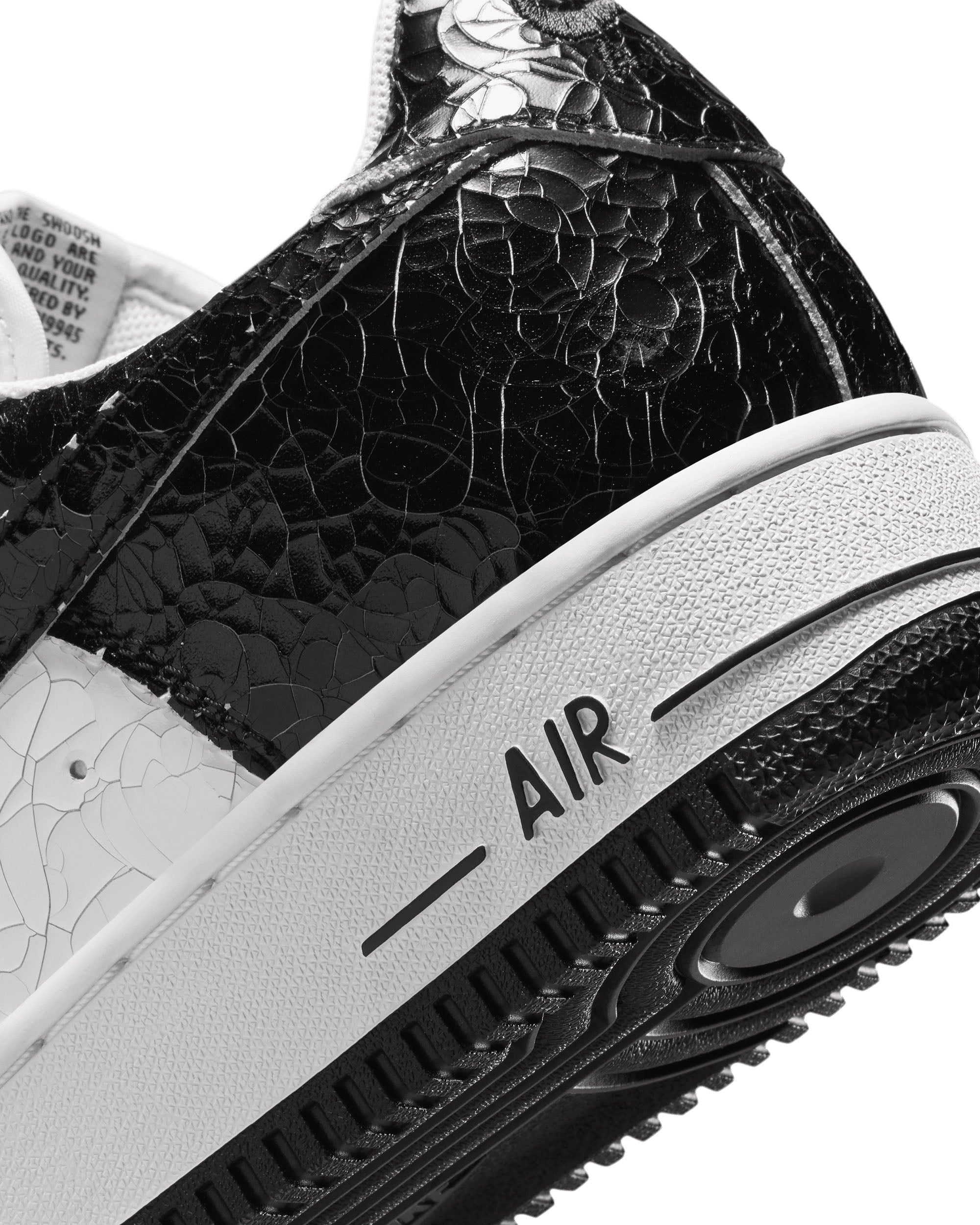 Air Force 1 Cracked Leather - Black / White