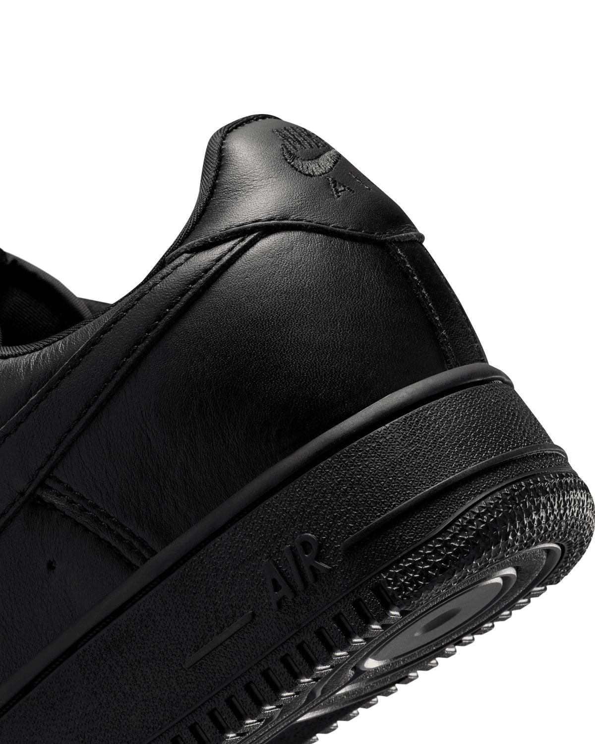 Air Force 1 '01 - Black / Black / Black