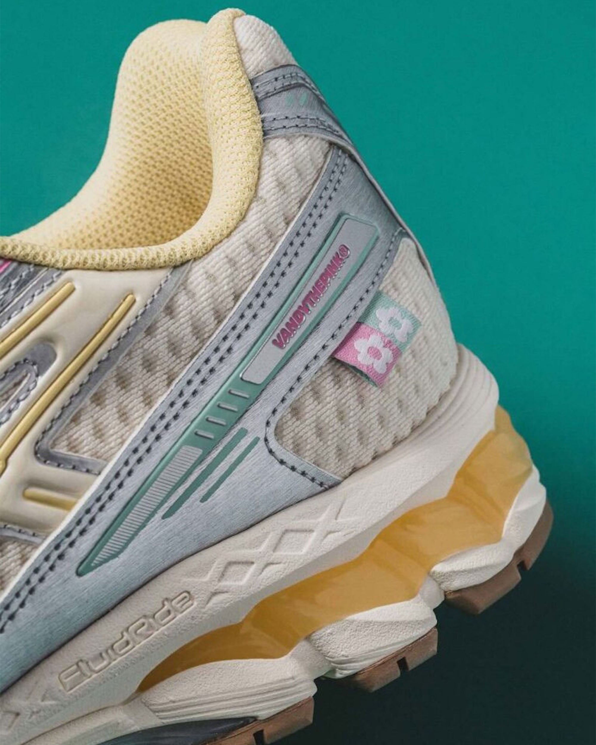 Vandy the Pink Gel-Kayano 12.1 - Antique White / Antique White