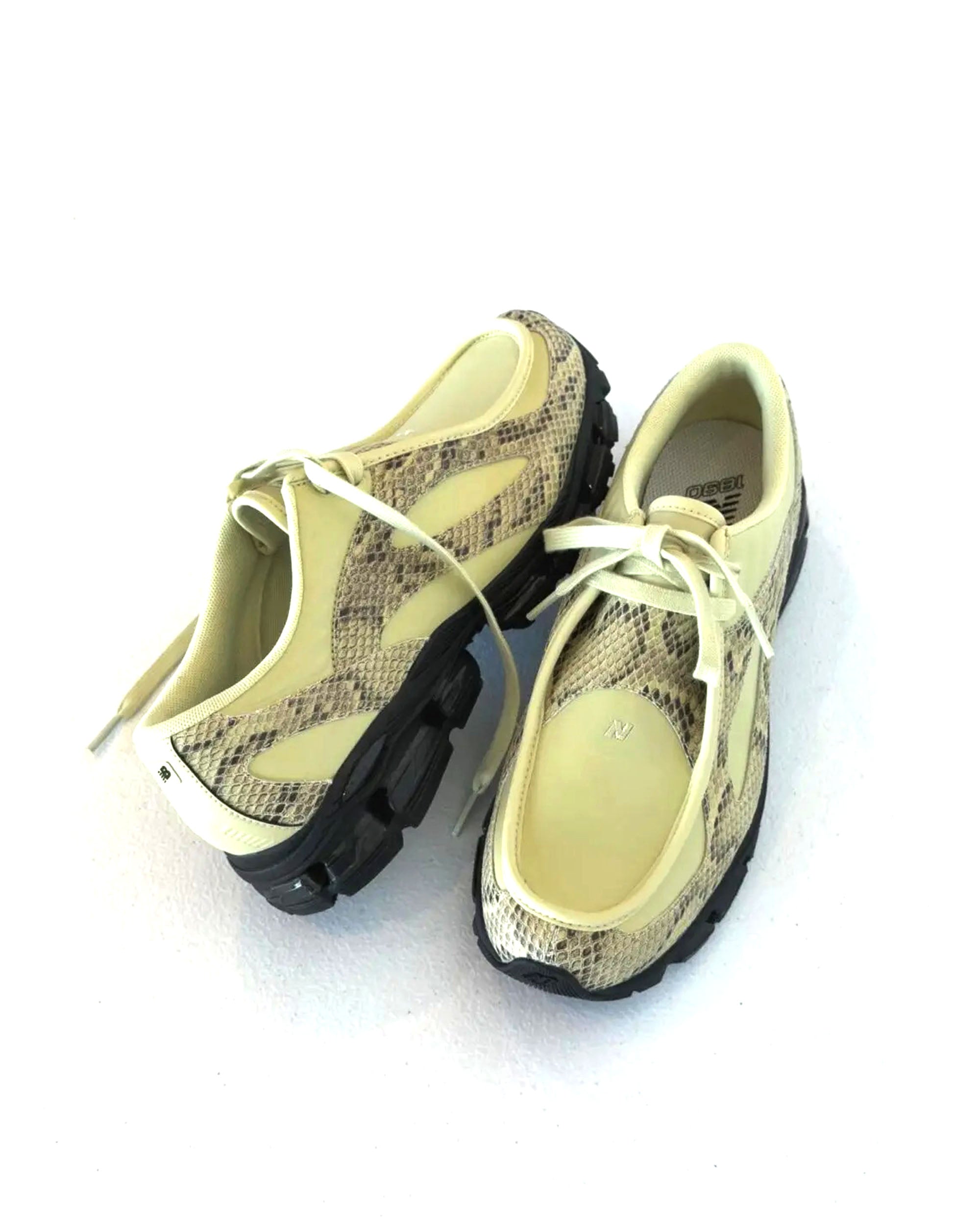 1890A Moccasin - Morel / Black