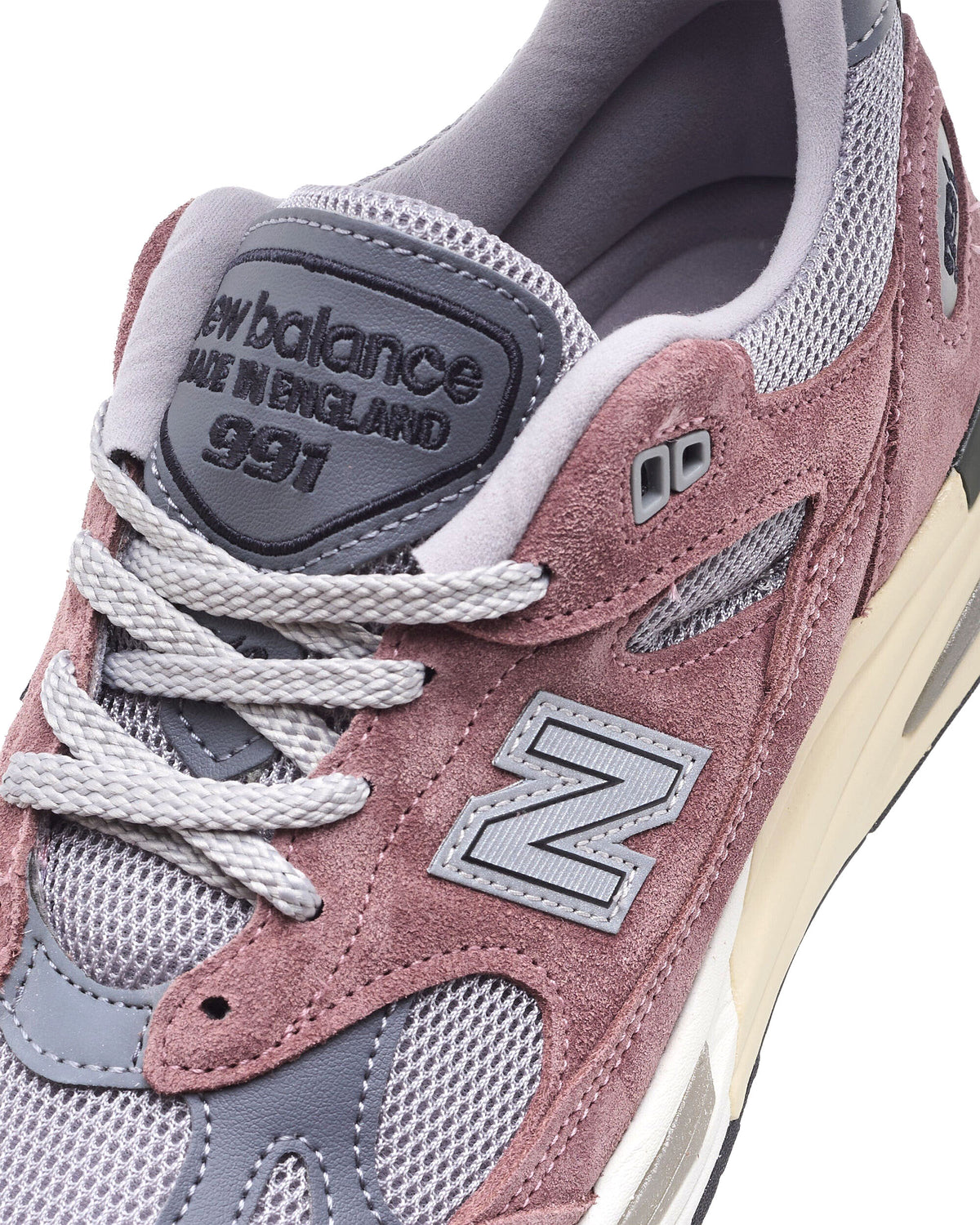 Made in UK 991v2 - Rose Taupe / Alloy
