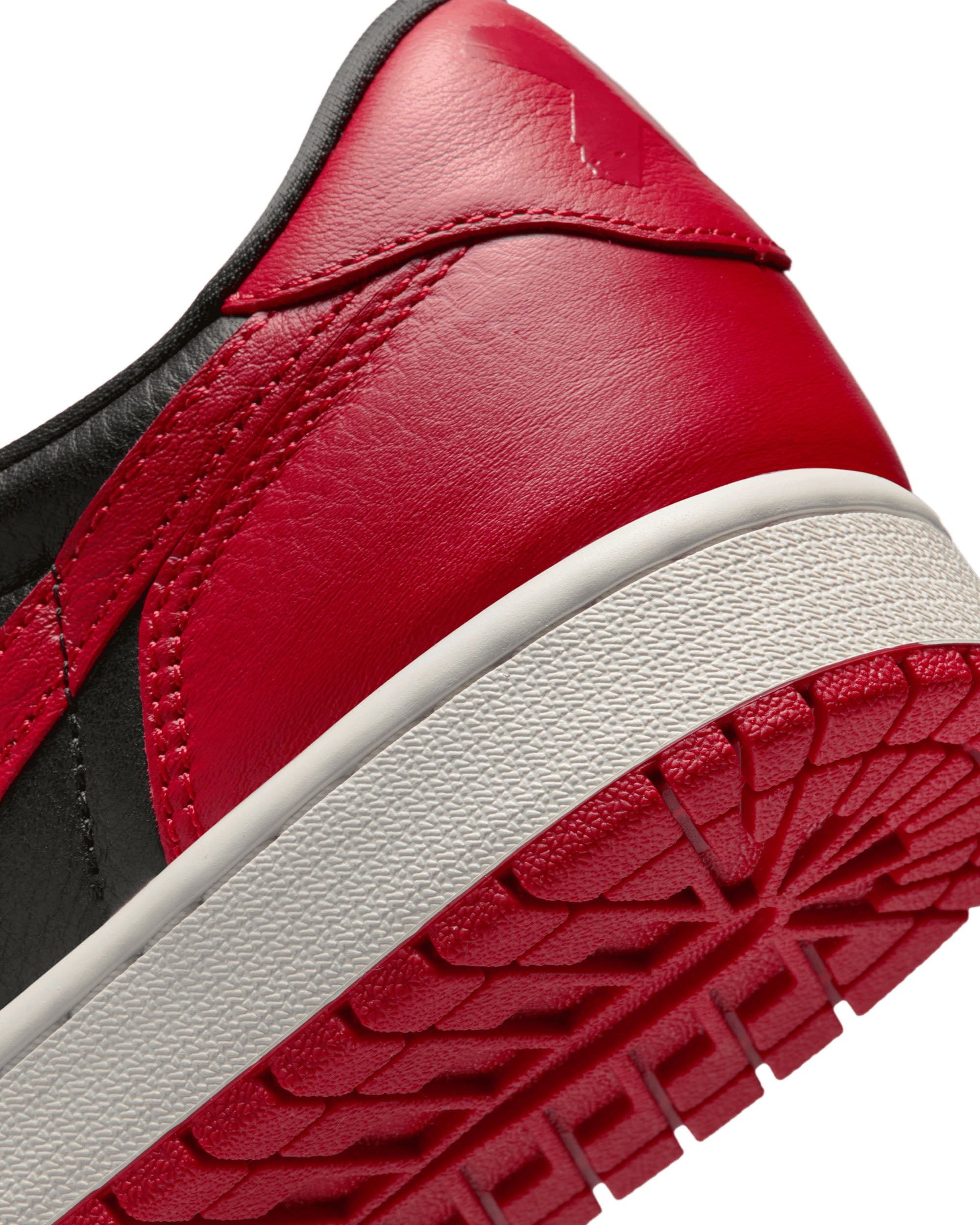 Air Jordan 1 Retro Low OG - Black / Varsity Red / Noir