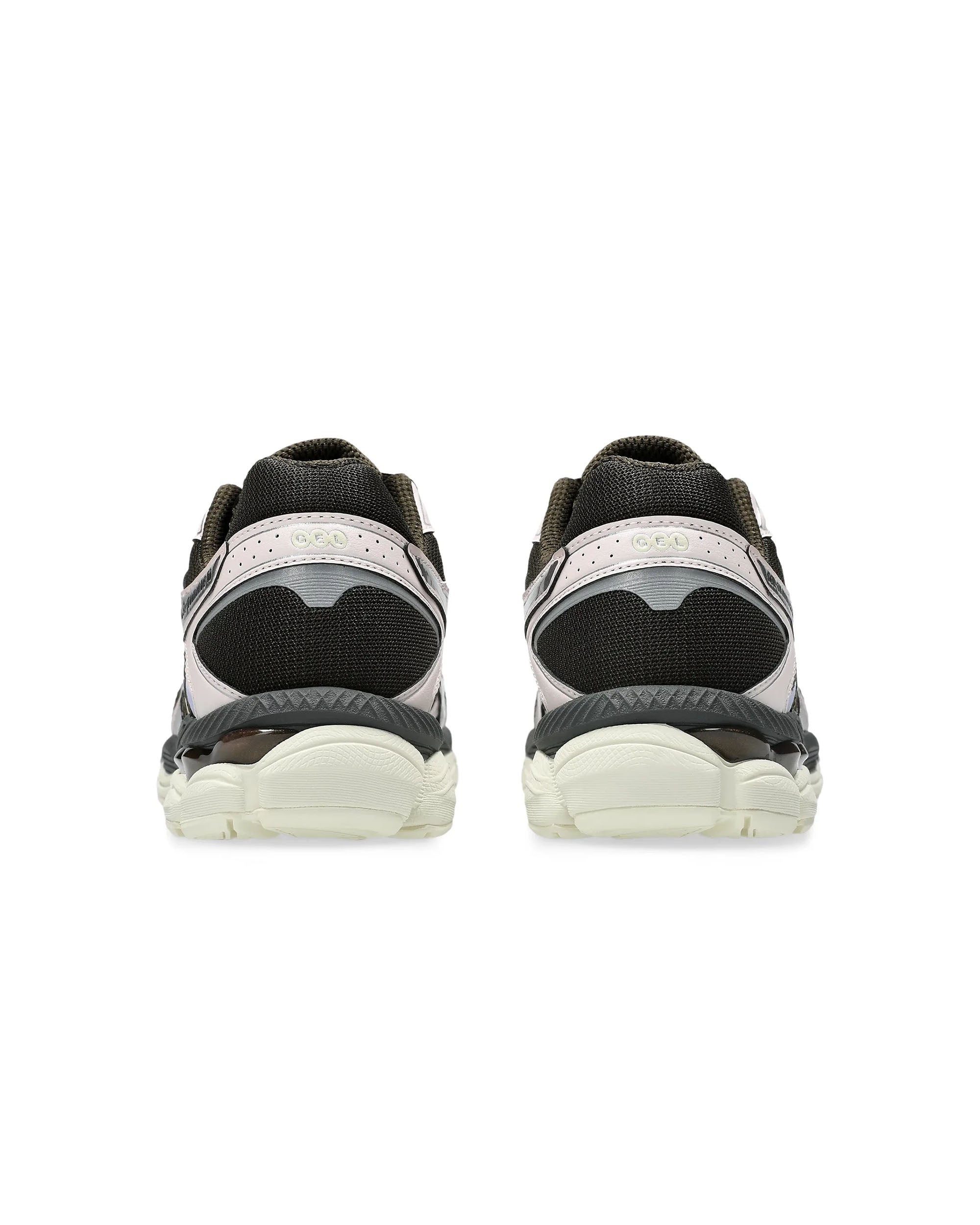 Gel-Cumulus 16 - Black Coffee / Pure Silver
