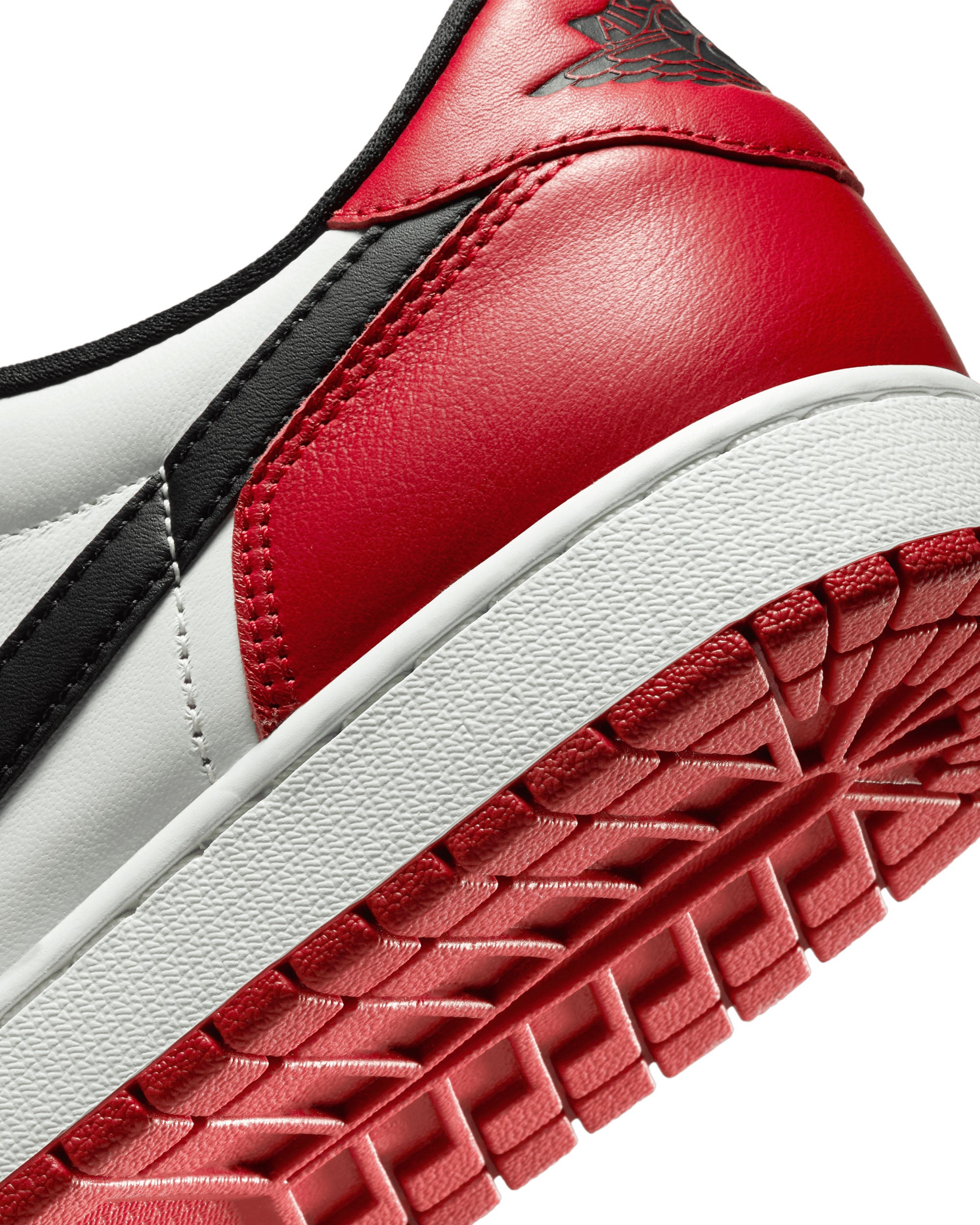 Air Jordan 1 Retro Low OG "Chicago" - Varsity Red / Black / Summit White