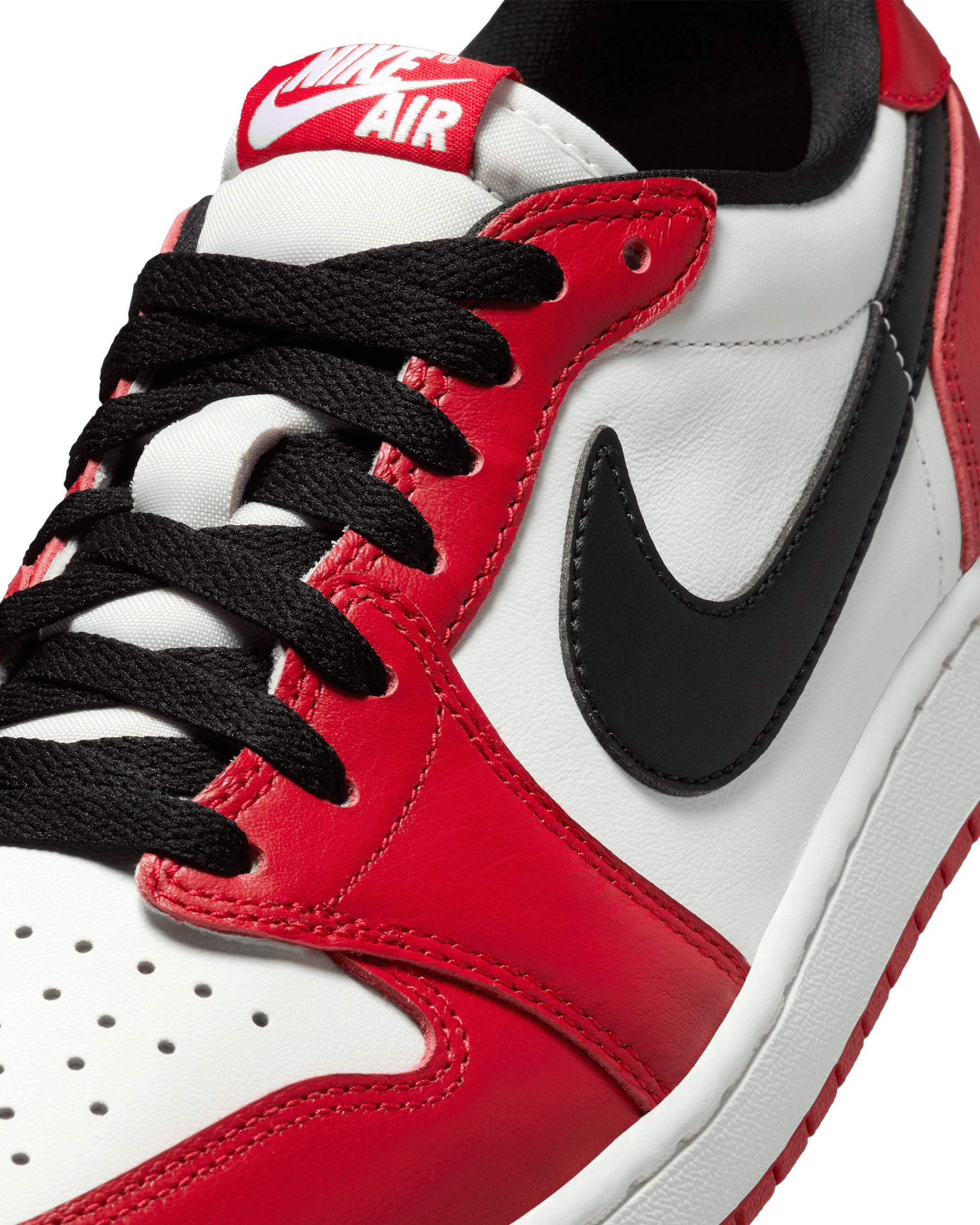 Air Jordan 1 Retro Low OG "Chicago" - Varsity Red / Black / Summit White