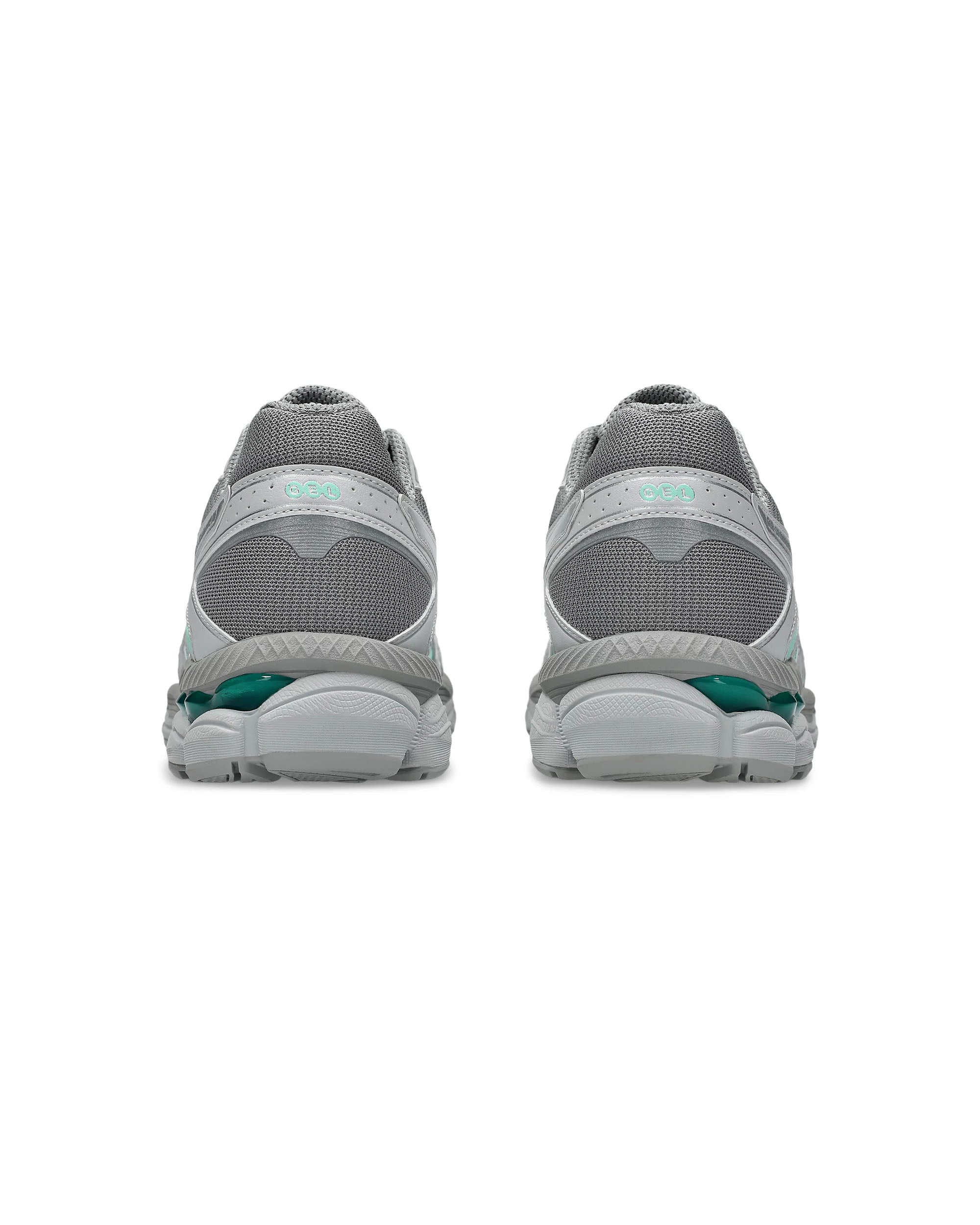 Gel-Cumulus 16 - Cement Grey / Pure Silver