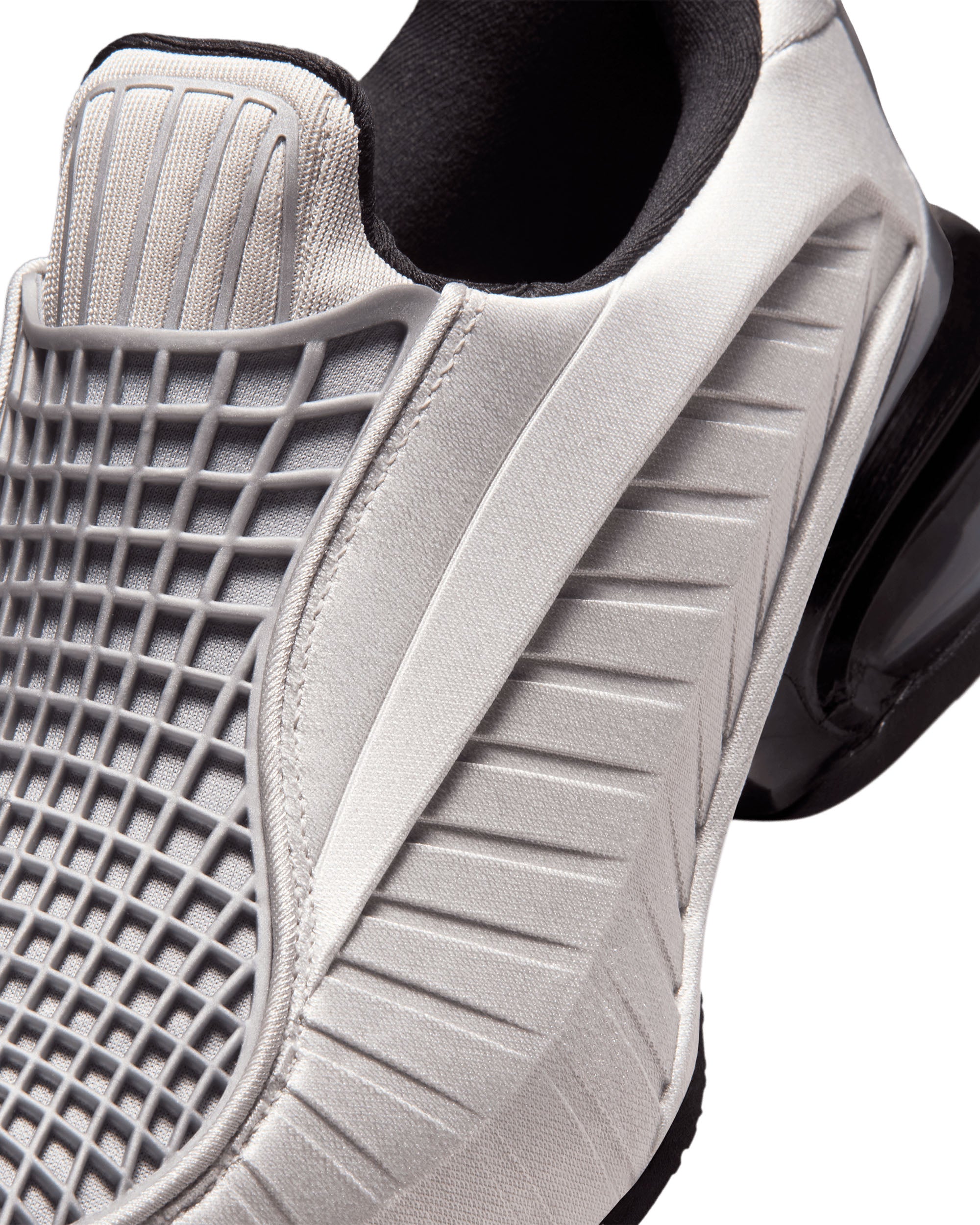 Air Max Dolce - Metallic Silver / Black / Metallic Silver