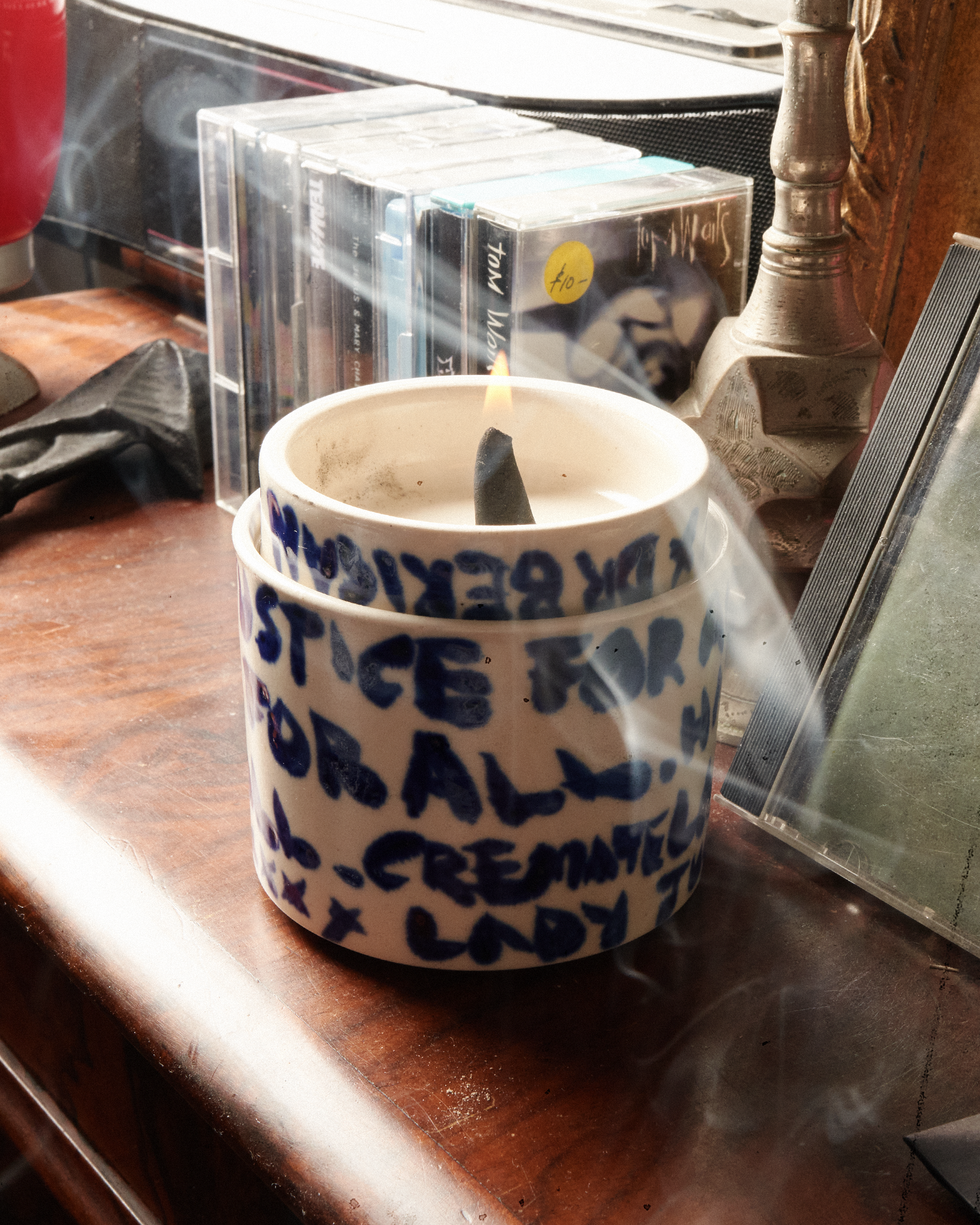 Cremate "Lady Justice" Ceramic Tin - White / Blue