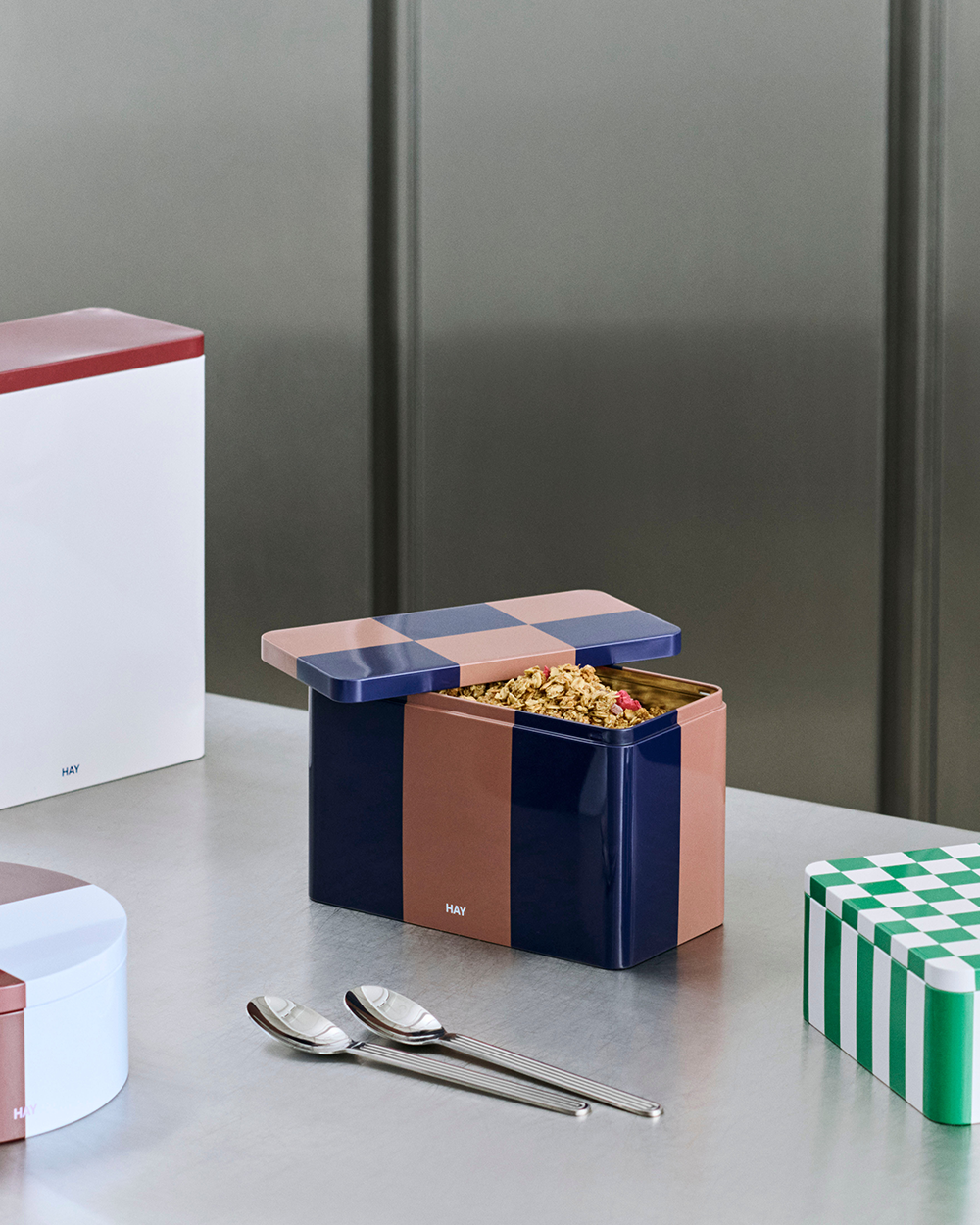 Tin Container Medium - Brown / Blue