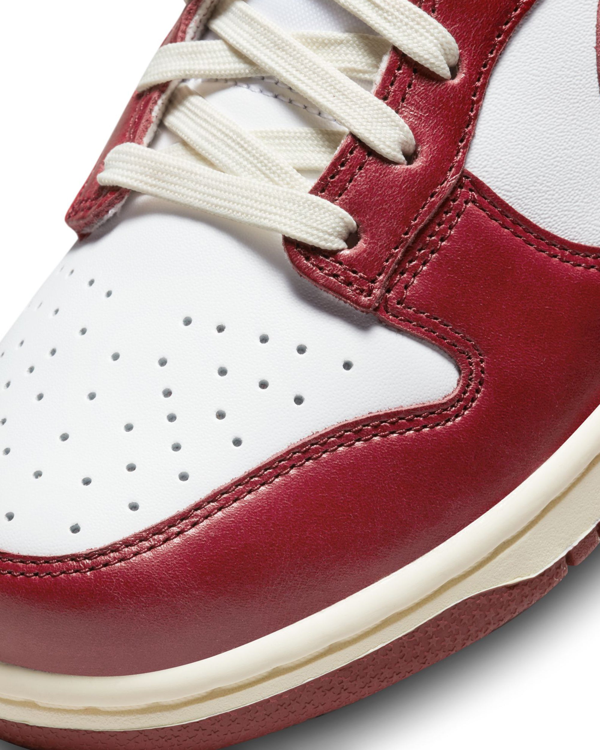 Womens Dunk Low Premium - White / Team Red / Coconut Milk