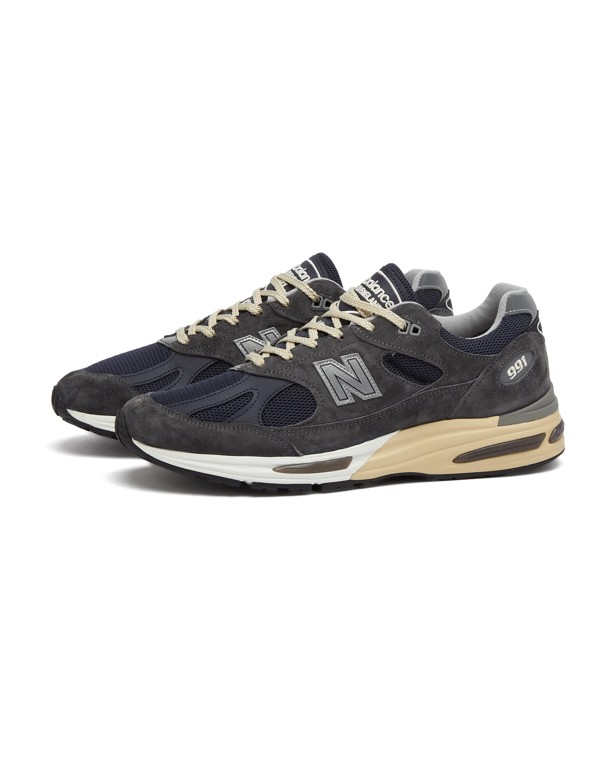 Made in U.K. 991v2 - Dark Gull Grey