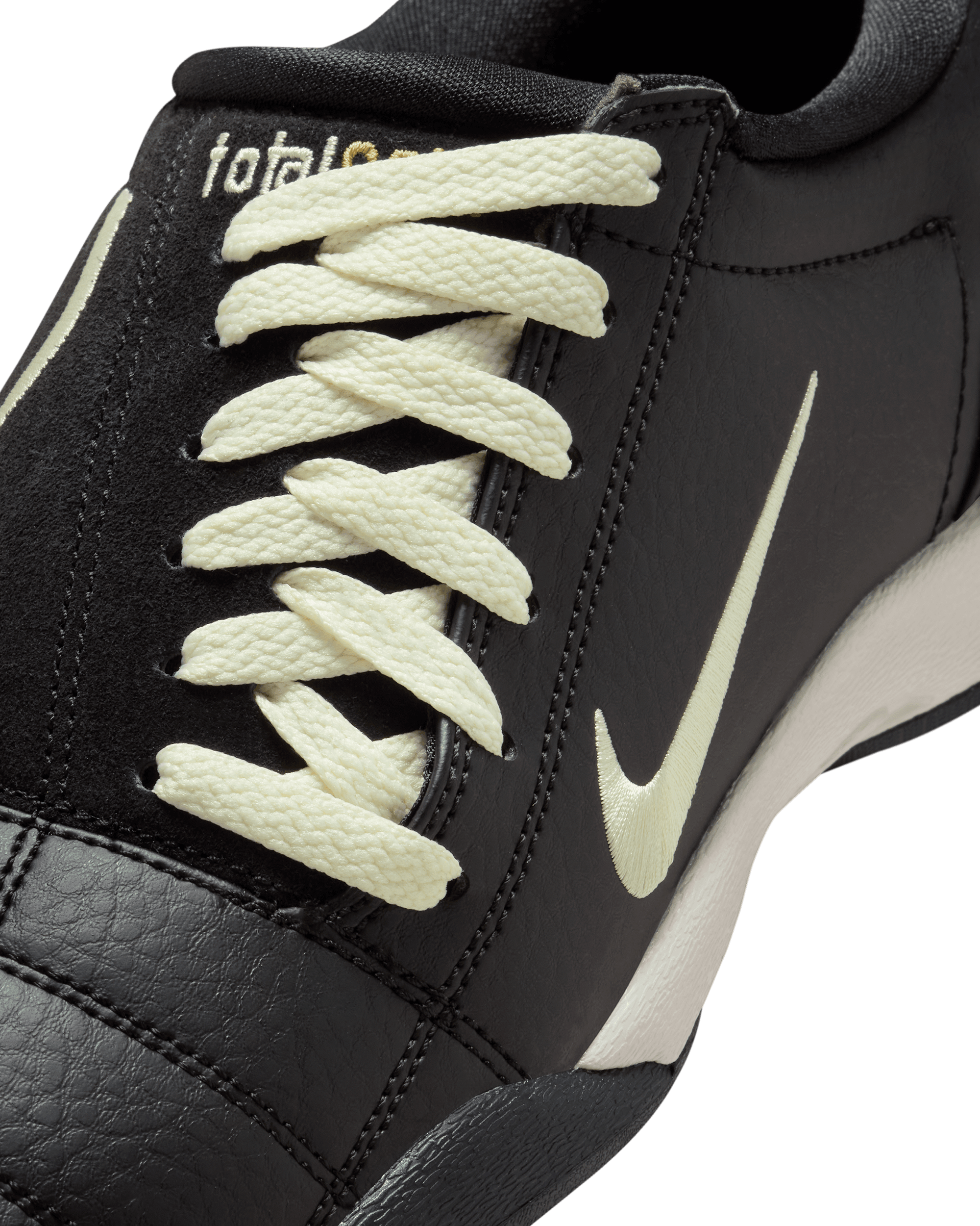Total 90 - Black / Coconut Milk / Metallic