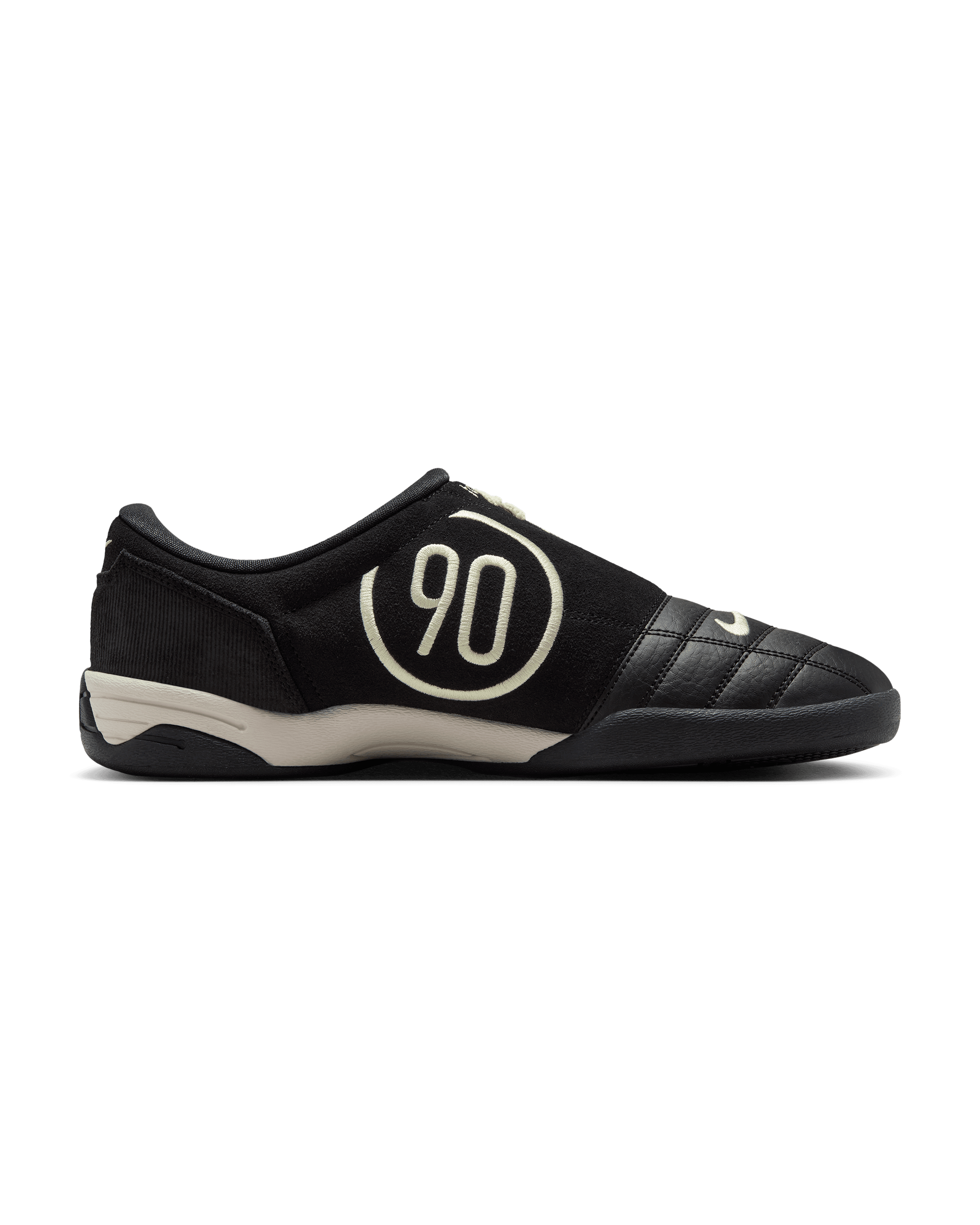 Total 90 - Black / Coconut Milk / Metallic