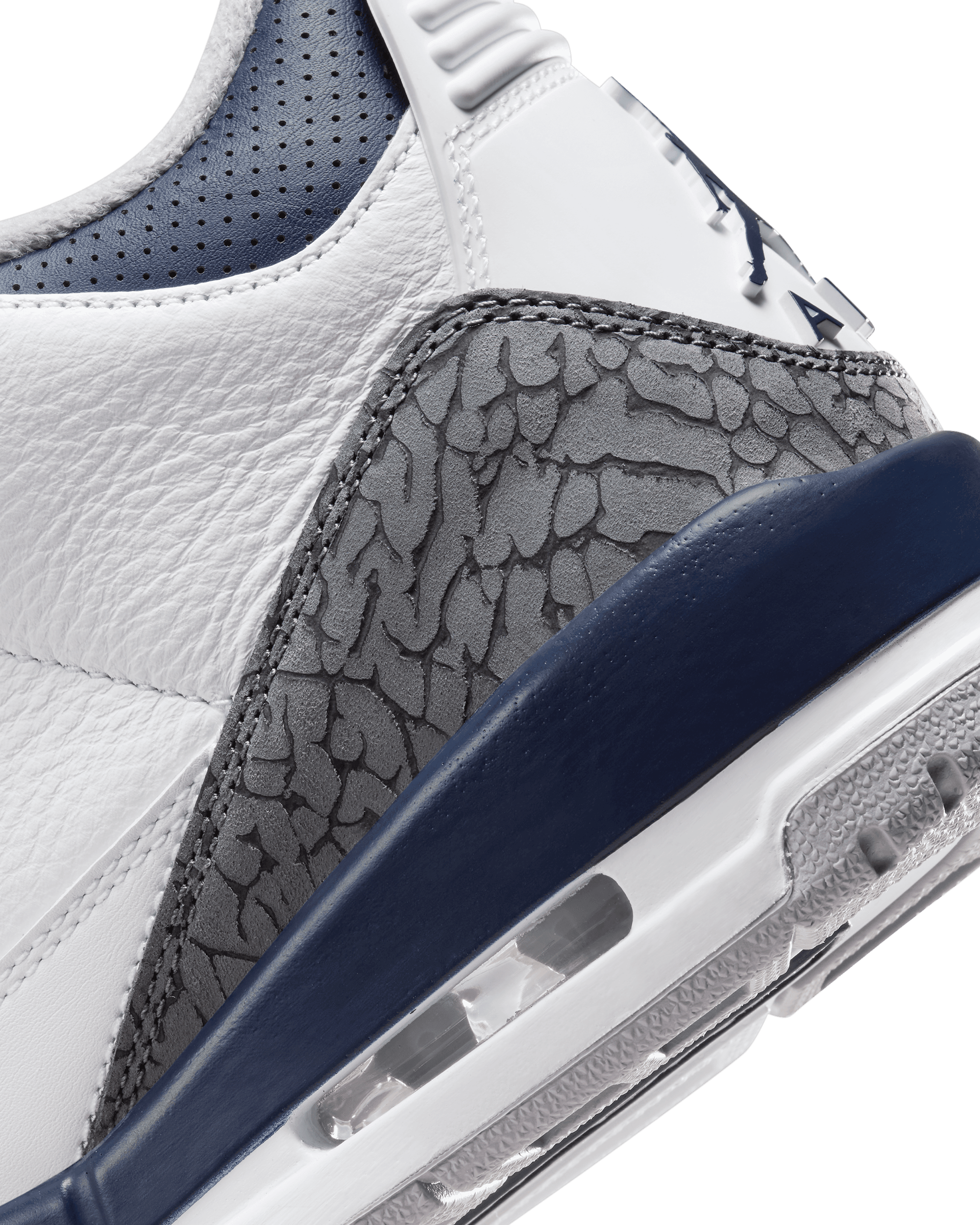 Air Jordan 3 Retro - White / Midnight Navy / Cement