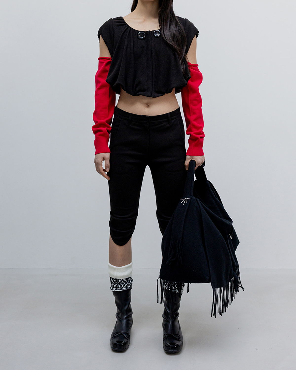 Round Cut Capri Shorts - Black