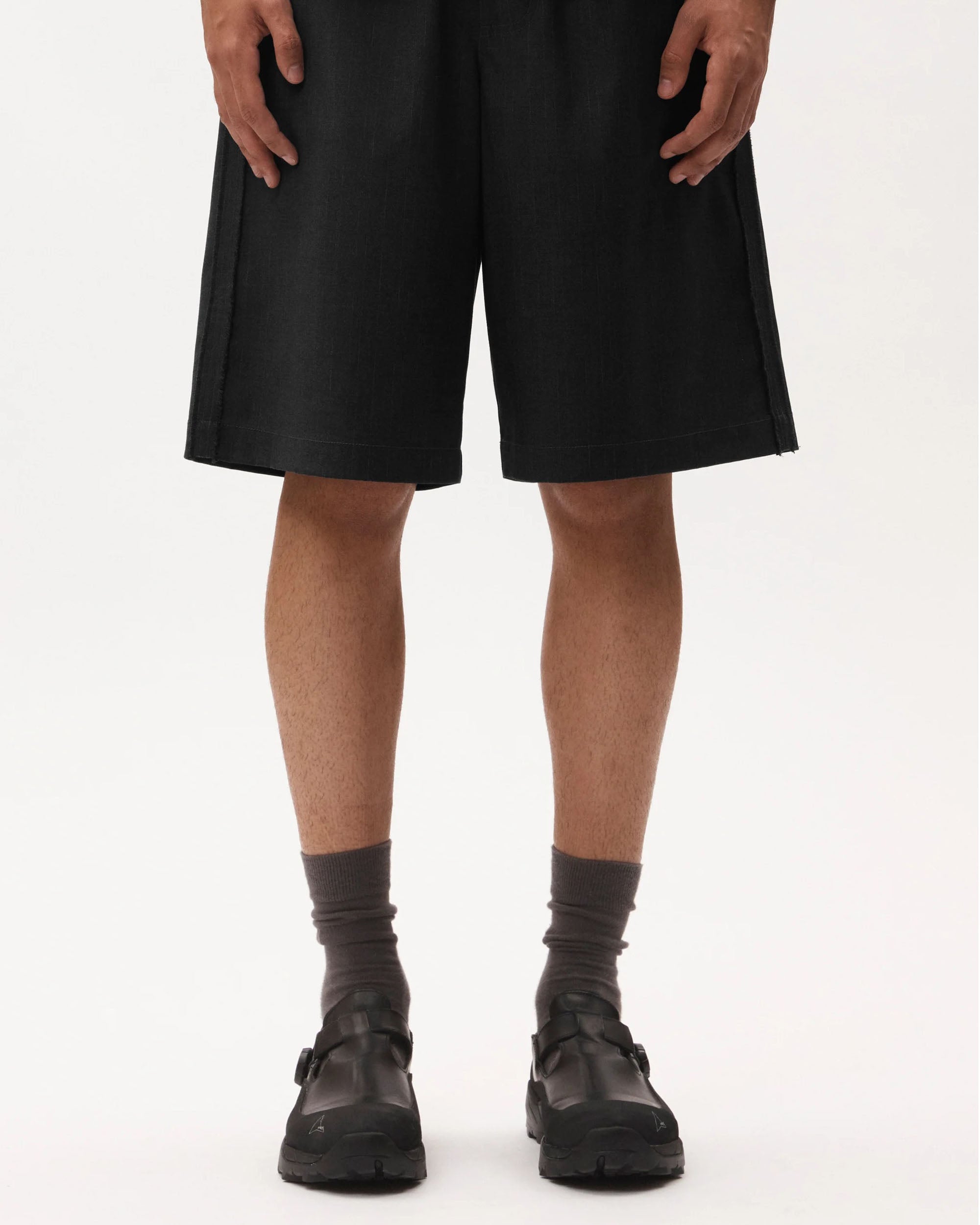 A Russell Unisex Short - Grey