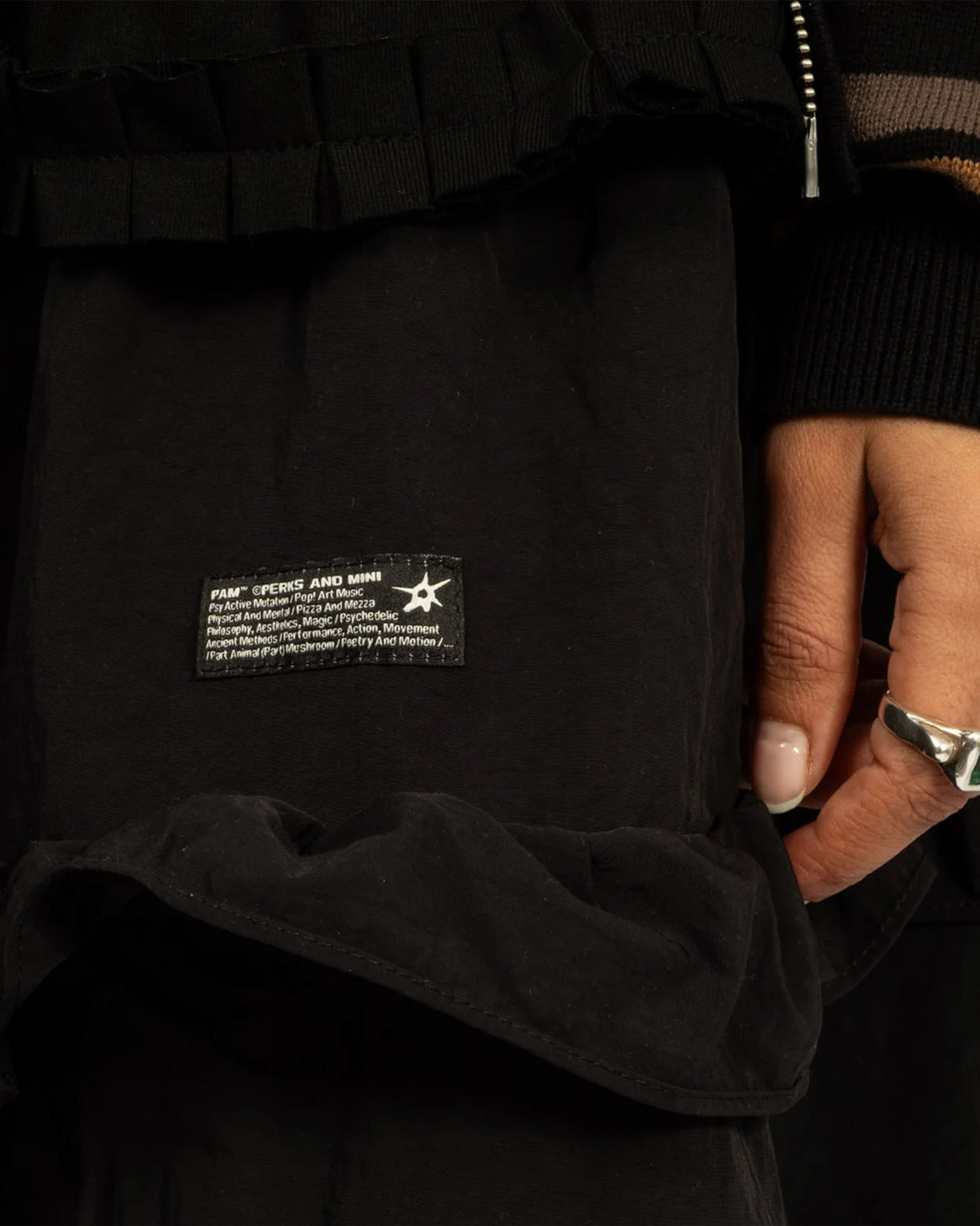 Two Mil Pathways Skirt - Black