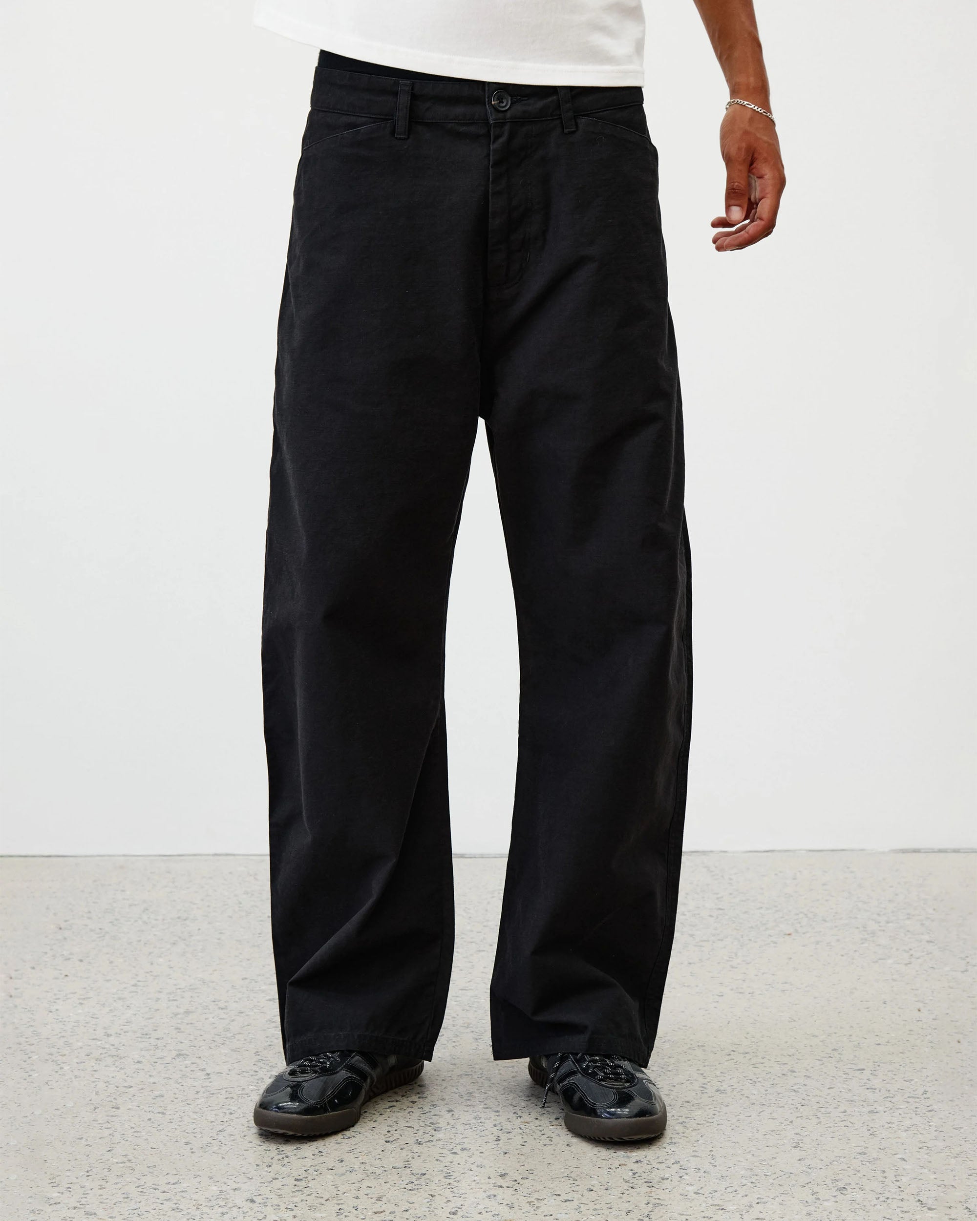 Reverse Twill Barrel Pant - Black