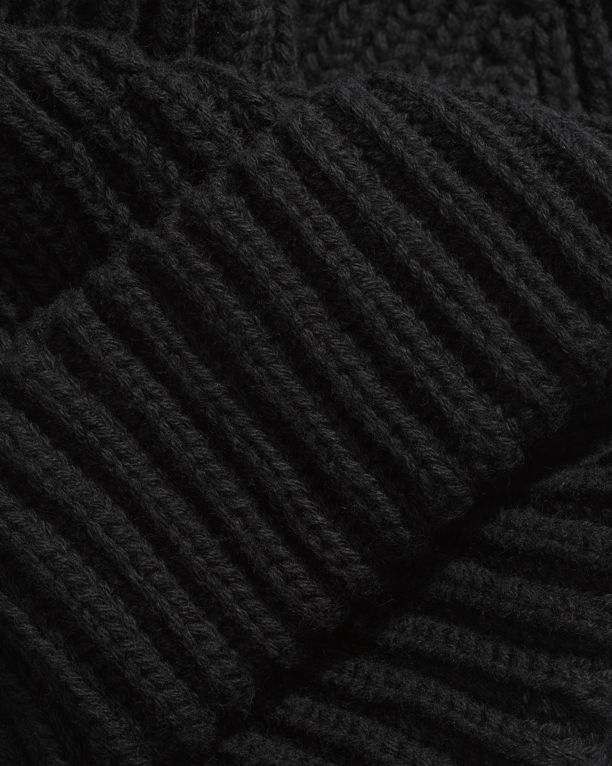 Ribbed Knit Beanie - Black