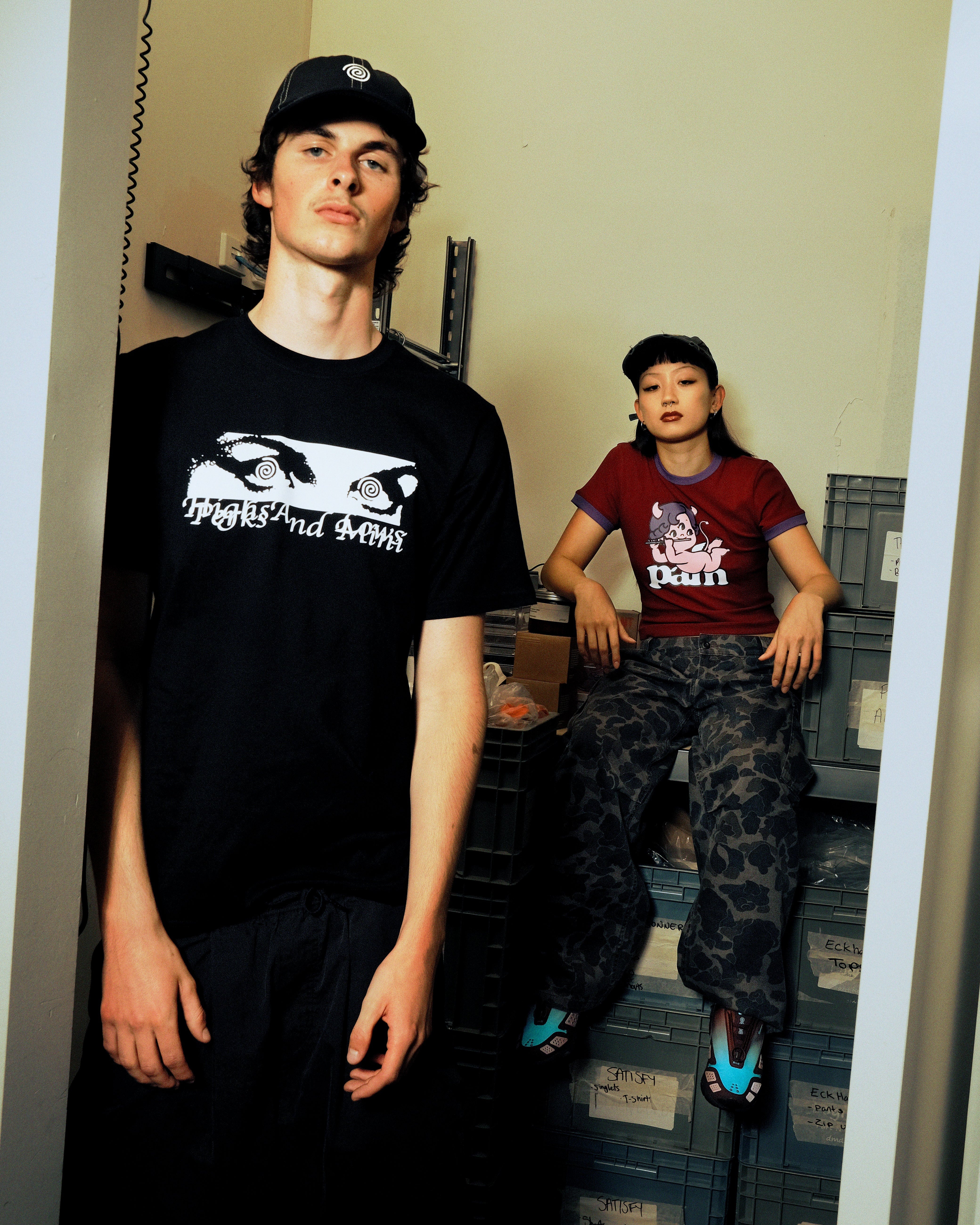 Perks and Mini "Glow" T-shirt - Black / White