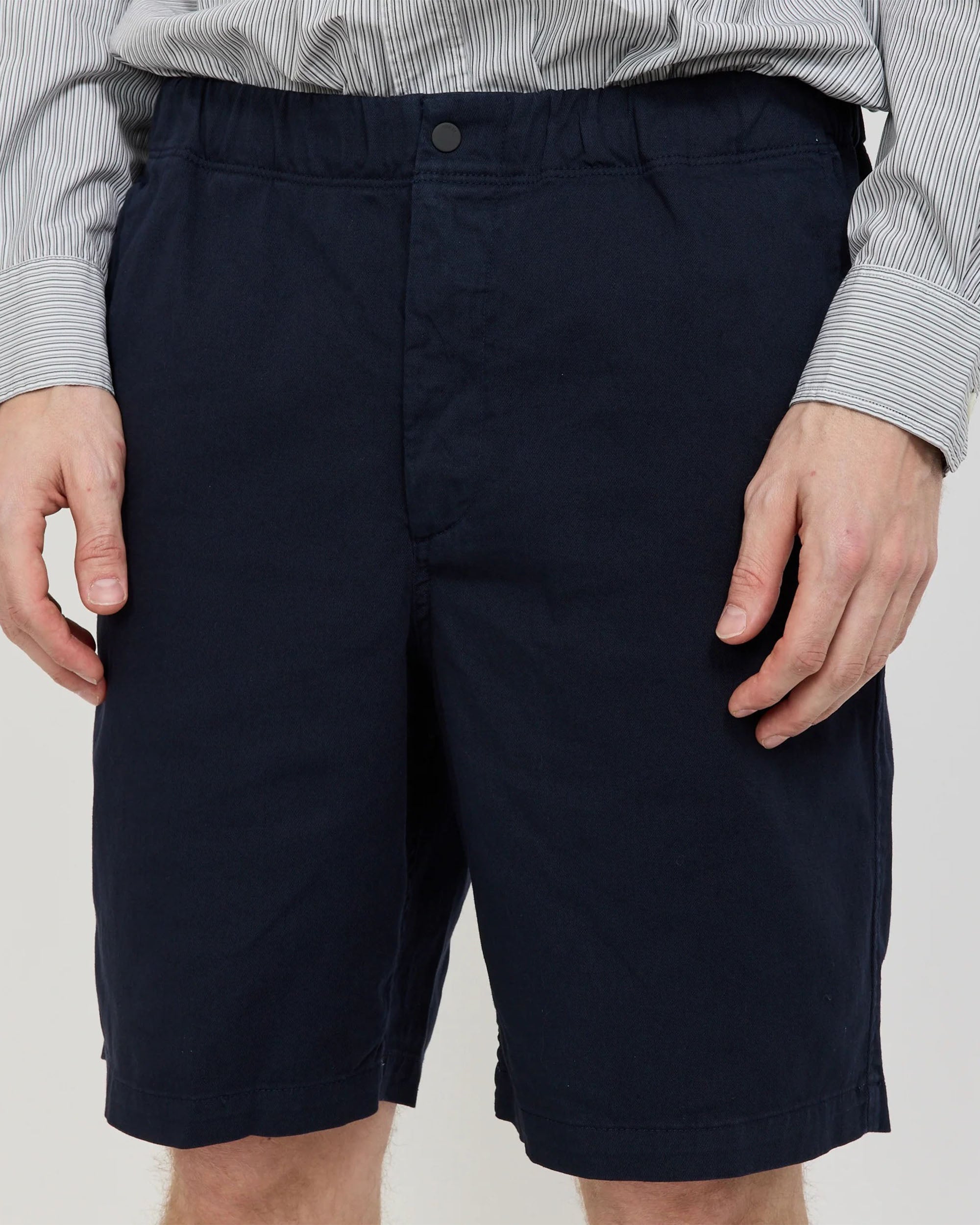 Ezra Relaxed Organic Stretch Twill Short - Graphite