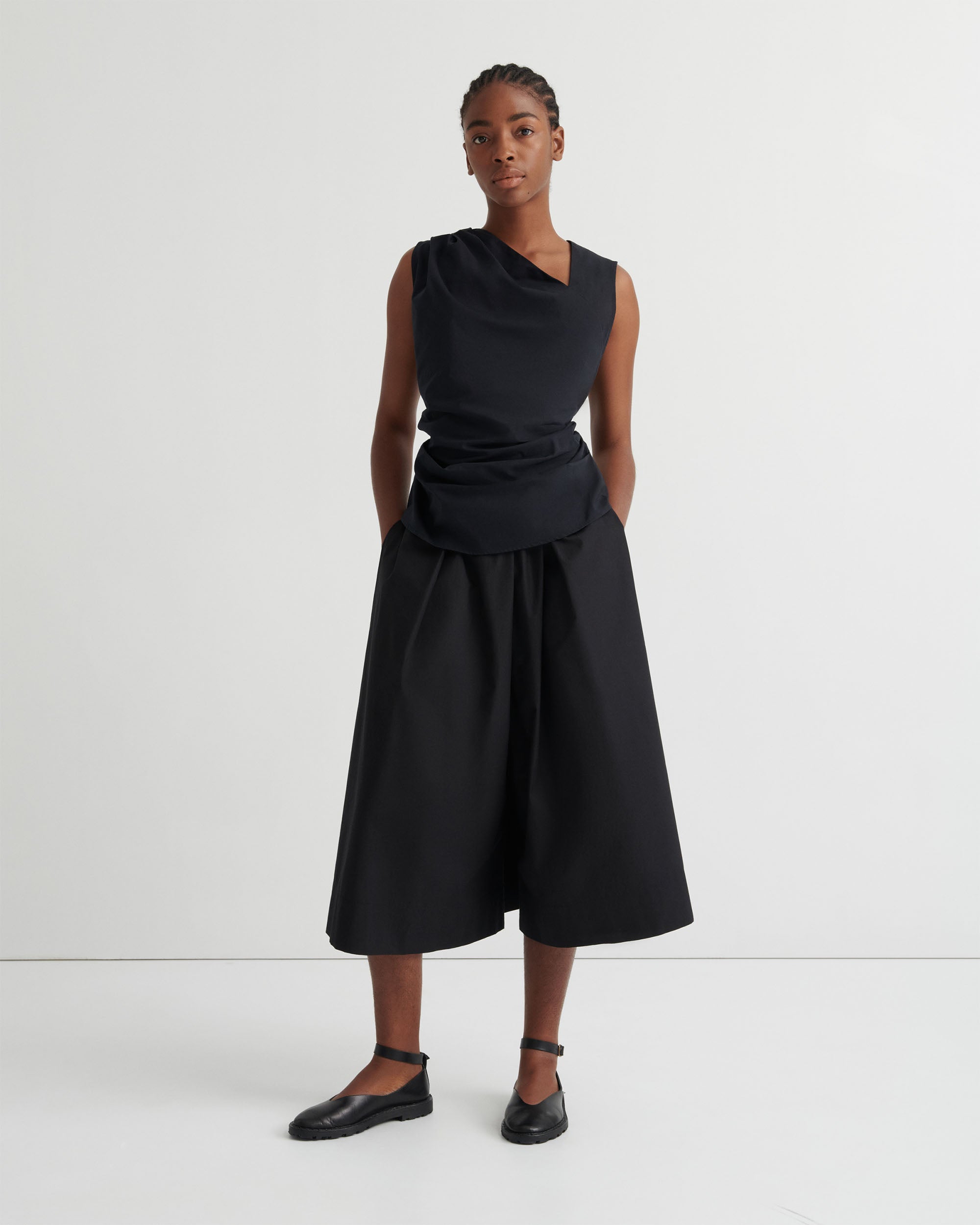 Genre Top - Black