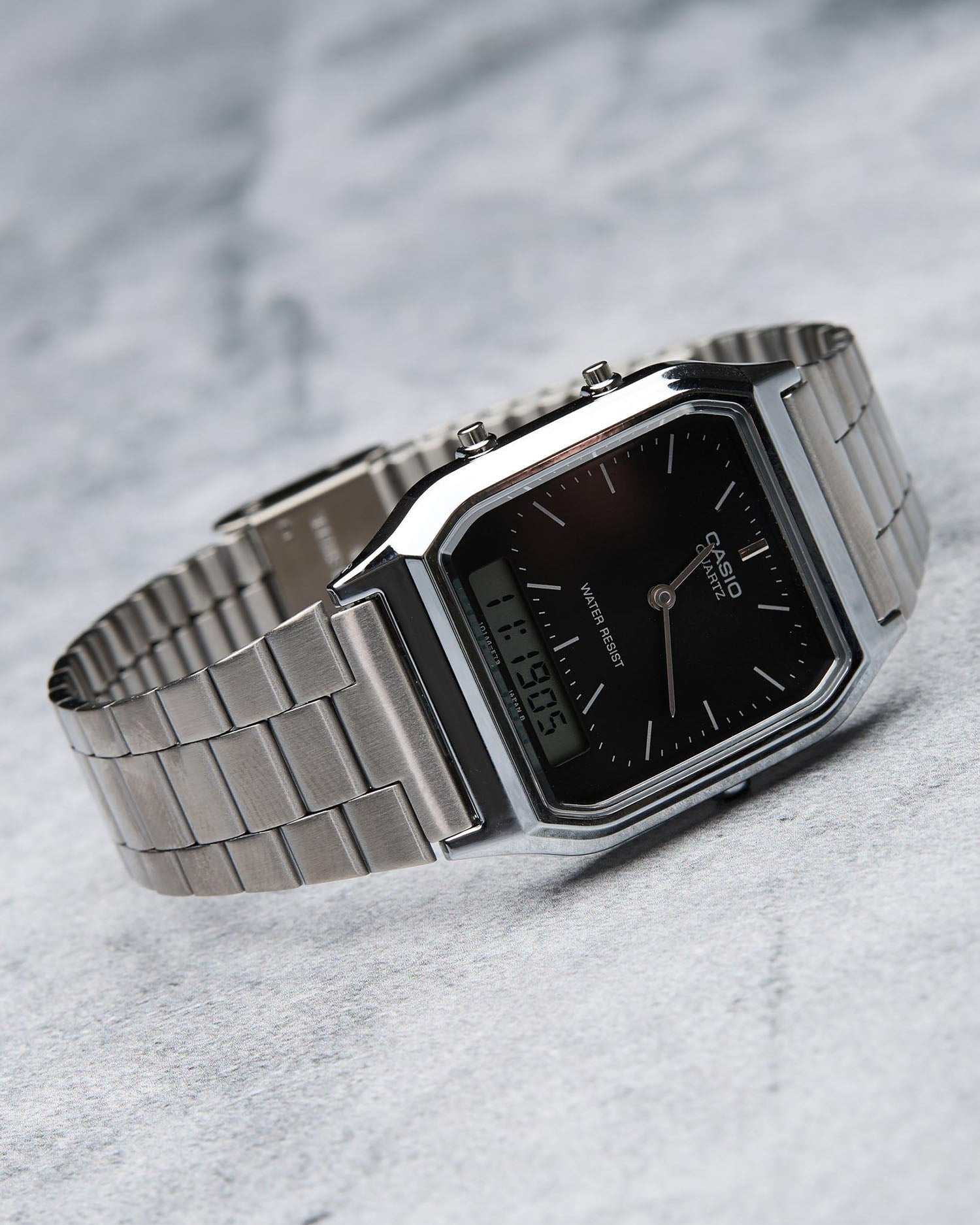 AQ230A-1D - Silver / Black