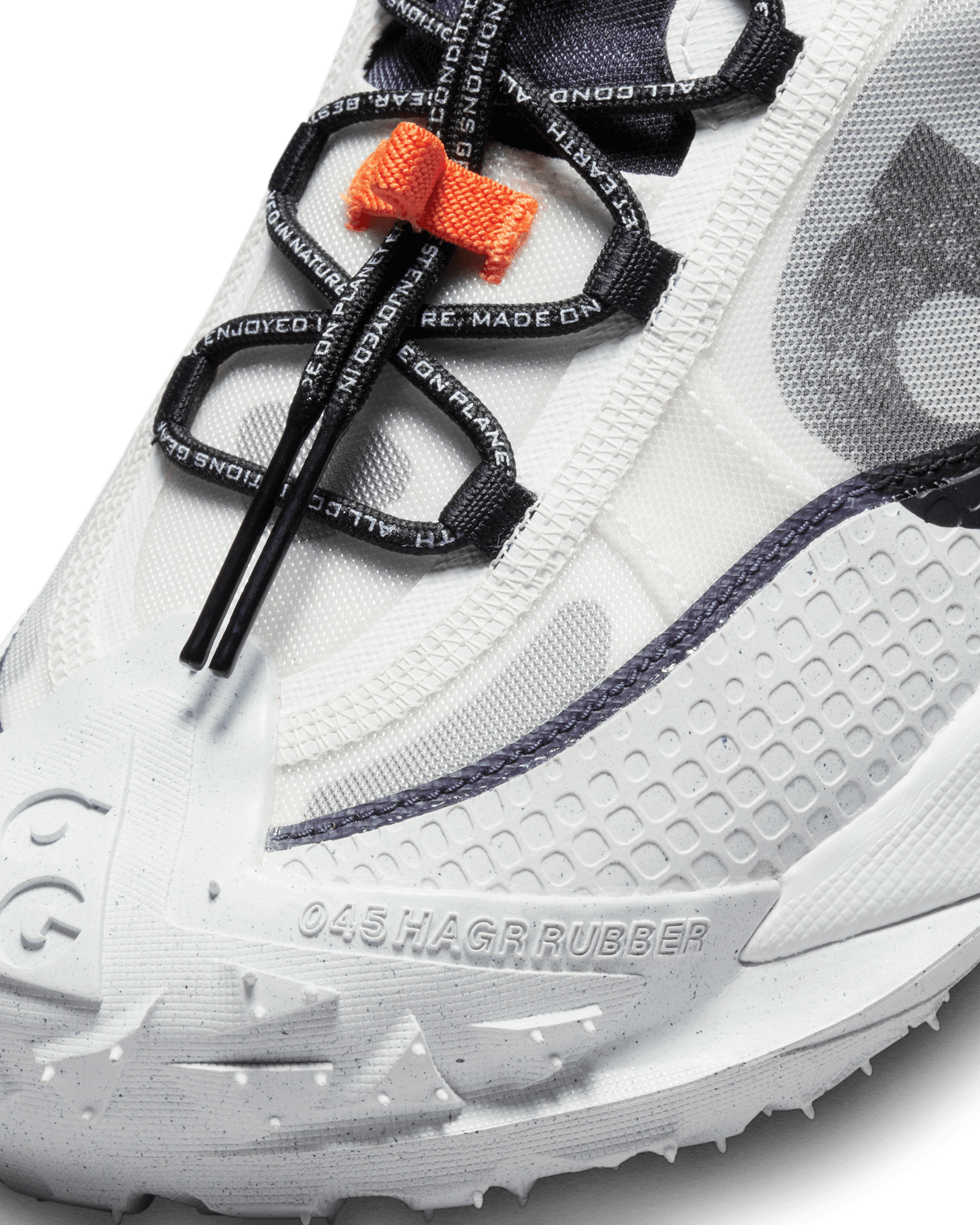 Mountain Fly 2 Low - Gridiron Black / Summit White